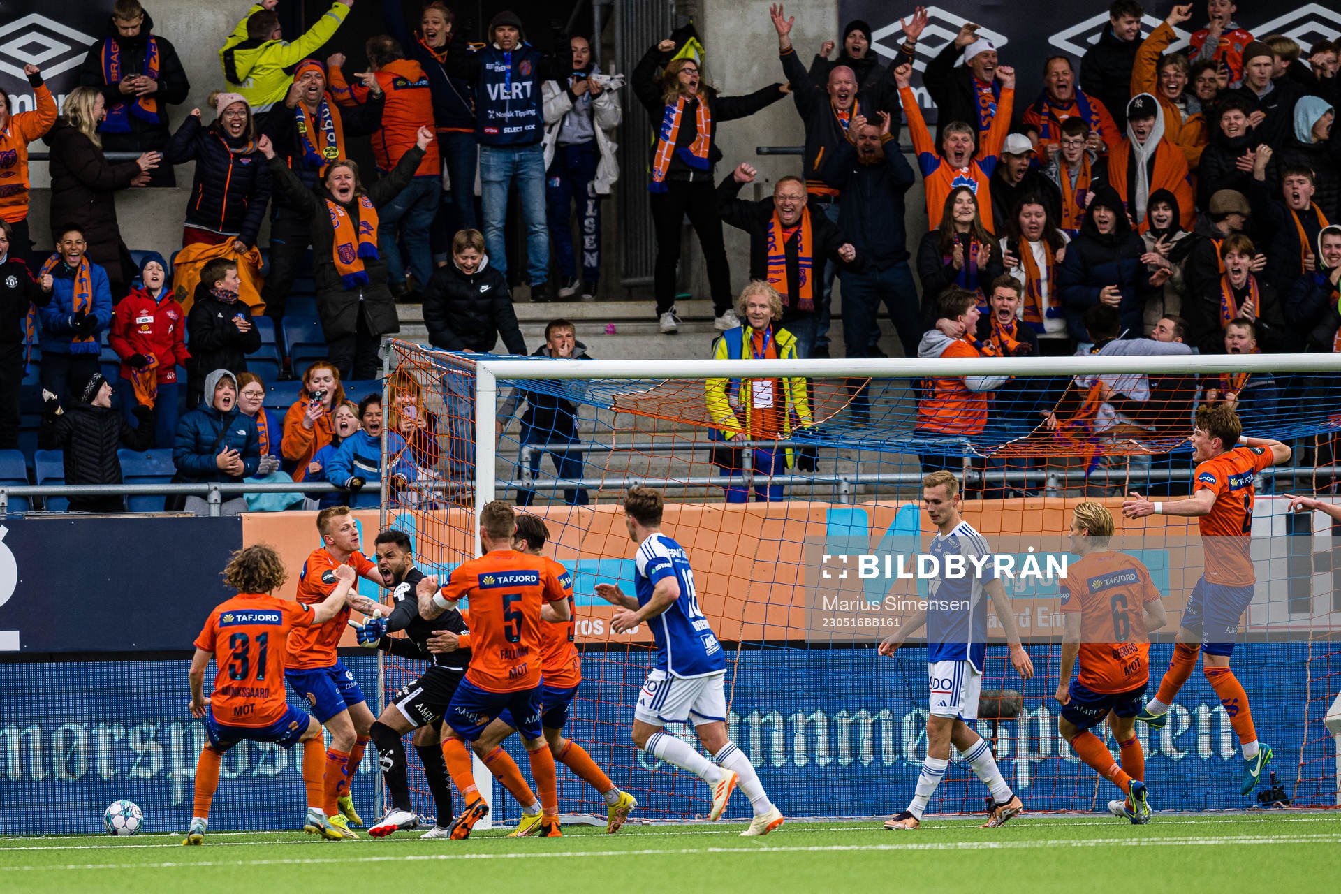 Sten Michael Grytebust of Aalesund celebrates