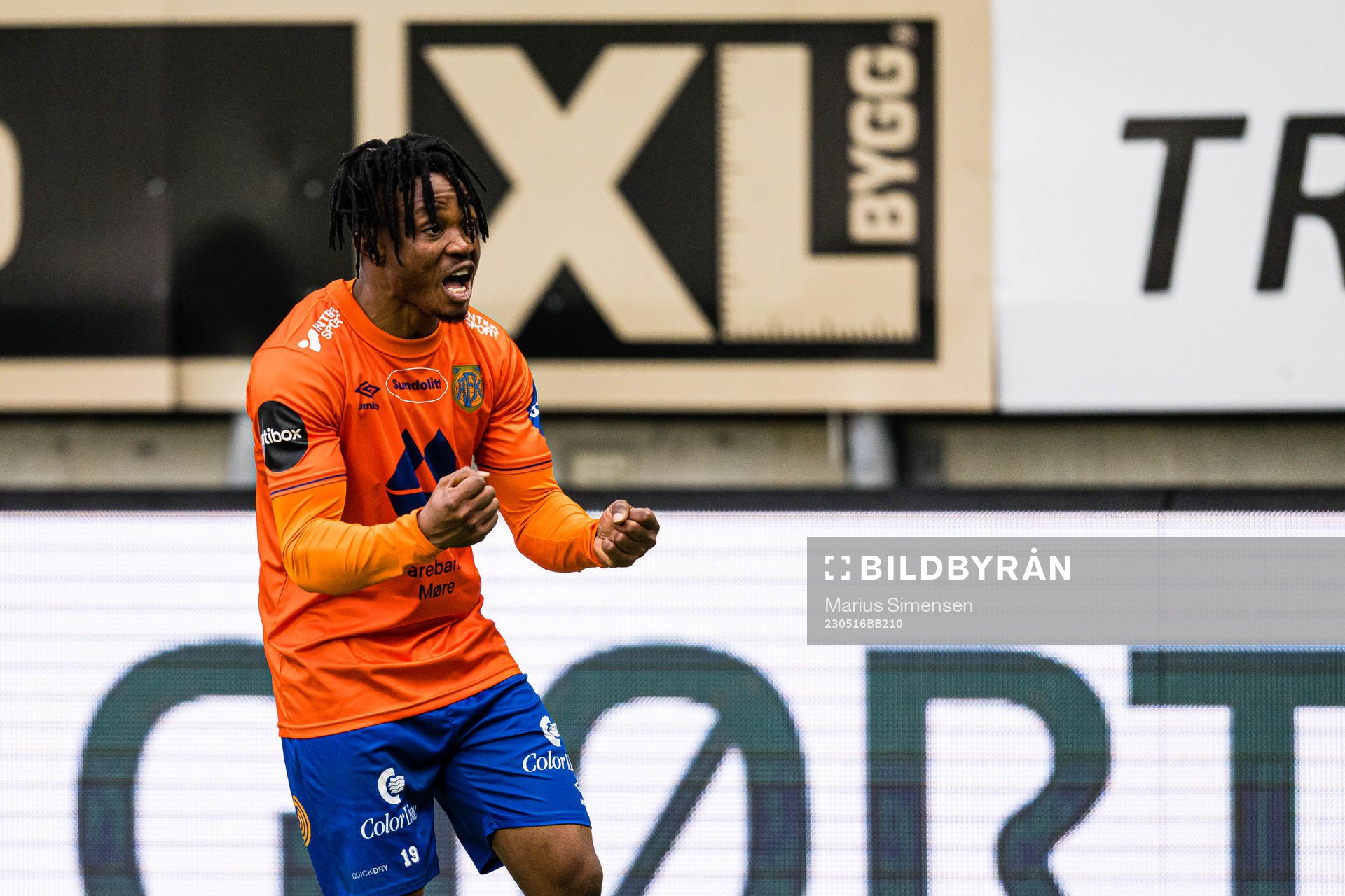 Isaac Atanga of Aalesund celebrates