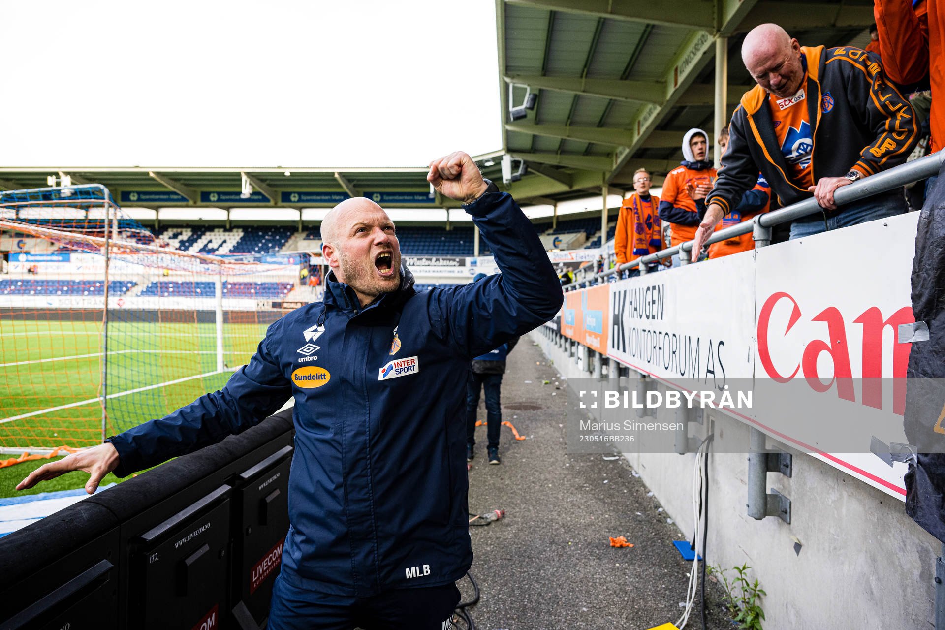 Marius Bøe, interim head coach of Aalesund, celebrates after the Eliteserien match between Aalesund and Molde on May 16, 2023 in Ålesund.