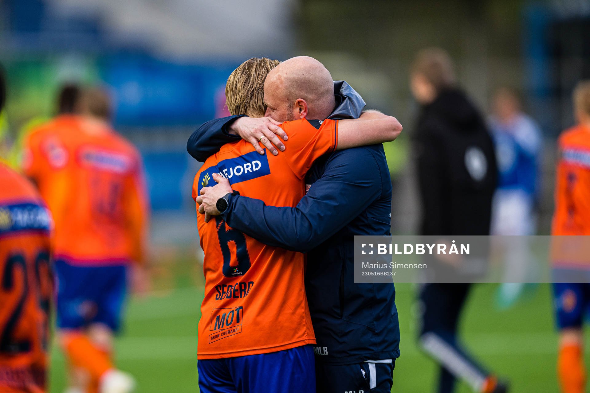 Erlend Segberg of Aalesund and Marius Bøe, interim head