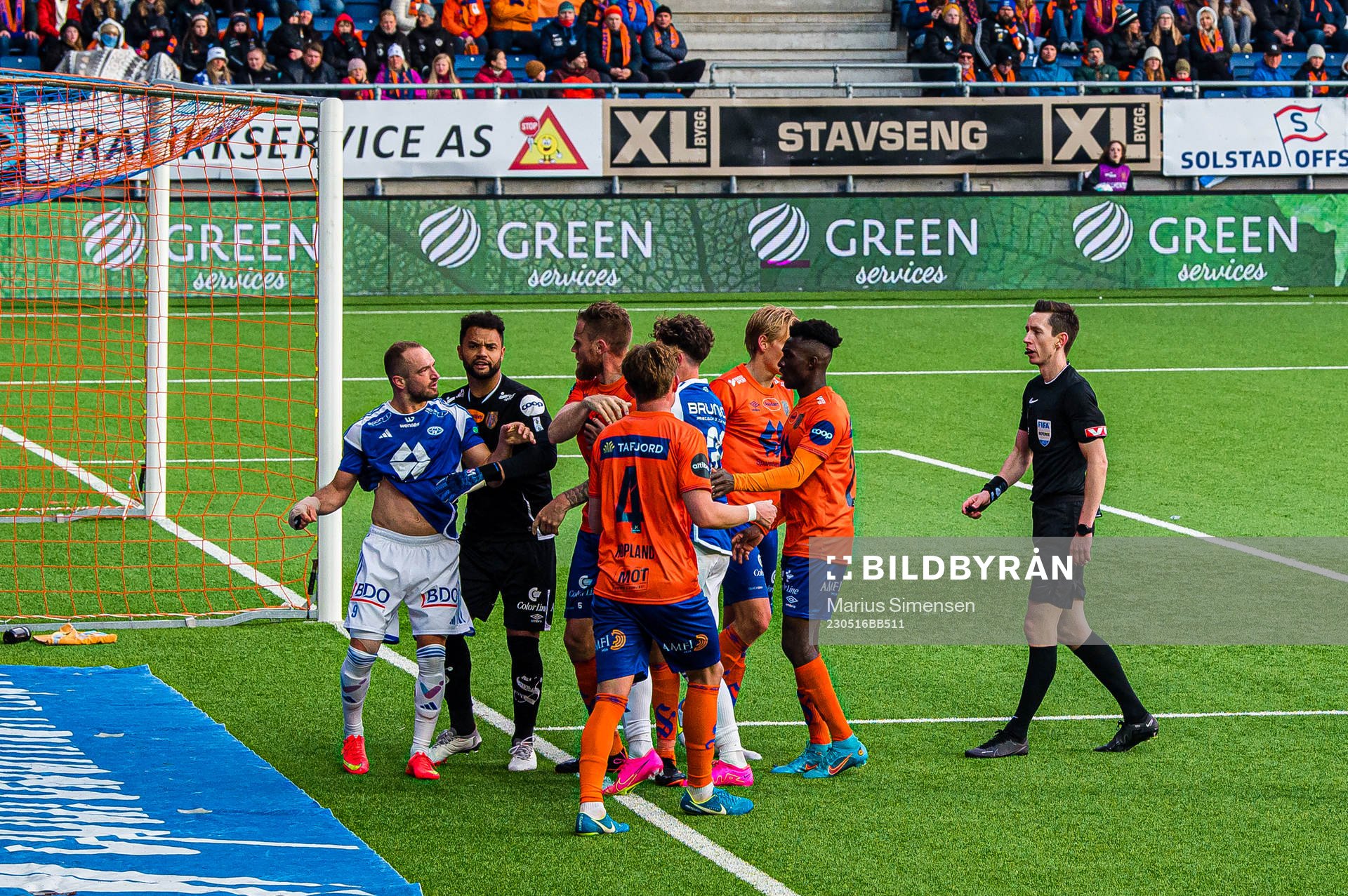 Veton Berisha of Molde and Sten Michael Grytebust of