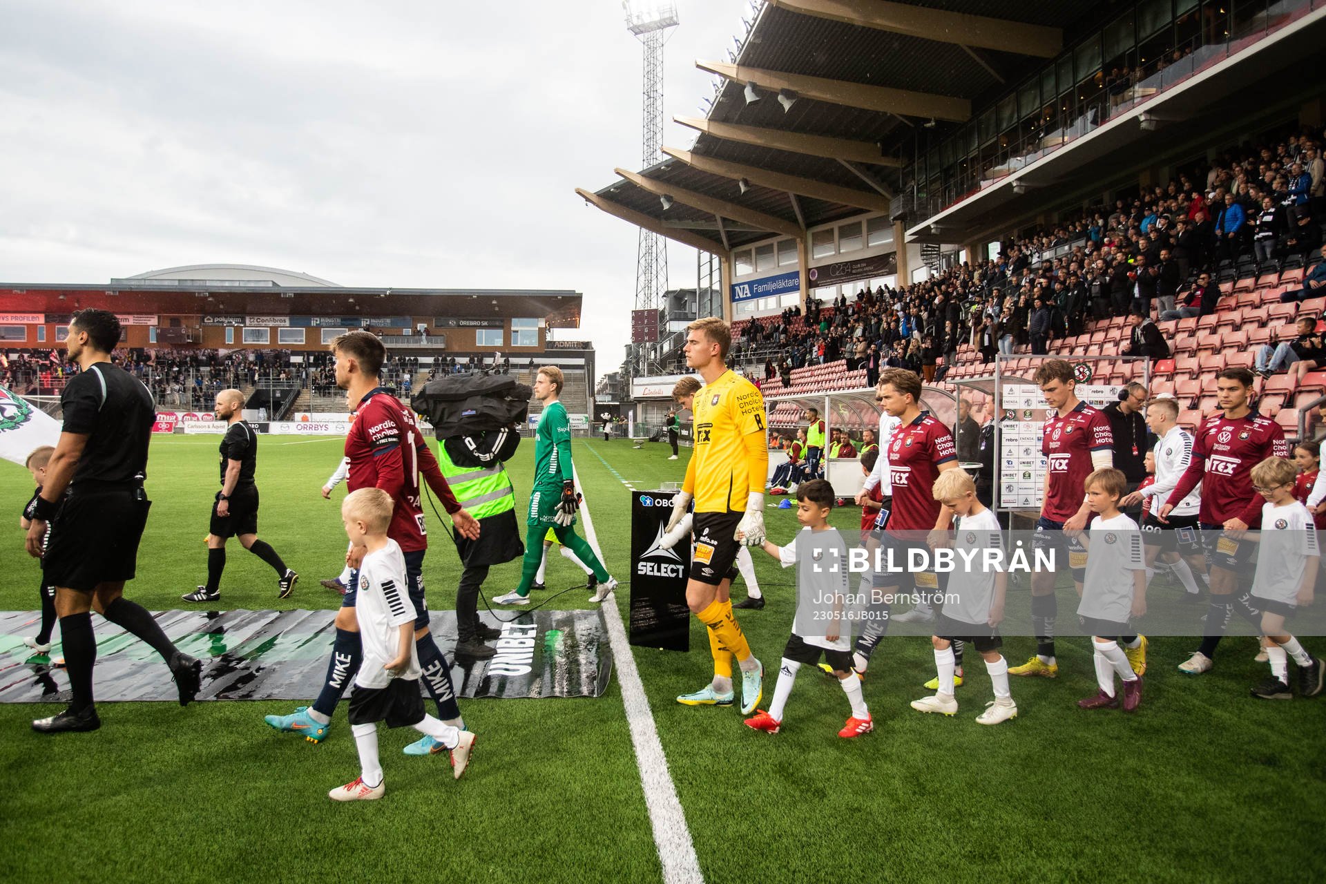 Örgrytes målvakt Mathias Nilsson gör entré