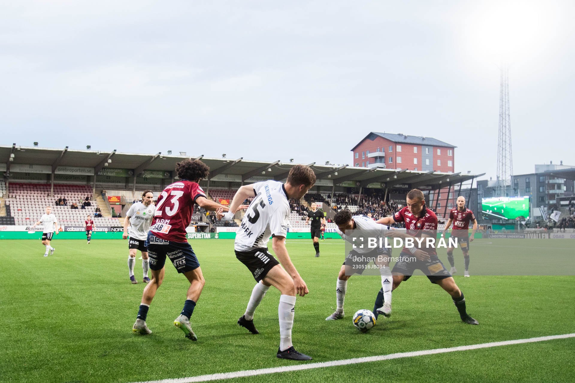 Örebros Adam Bark och Niclas Bergmark mot Örgrytes Hady