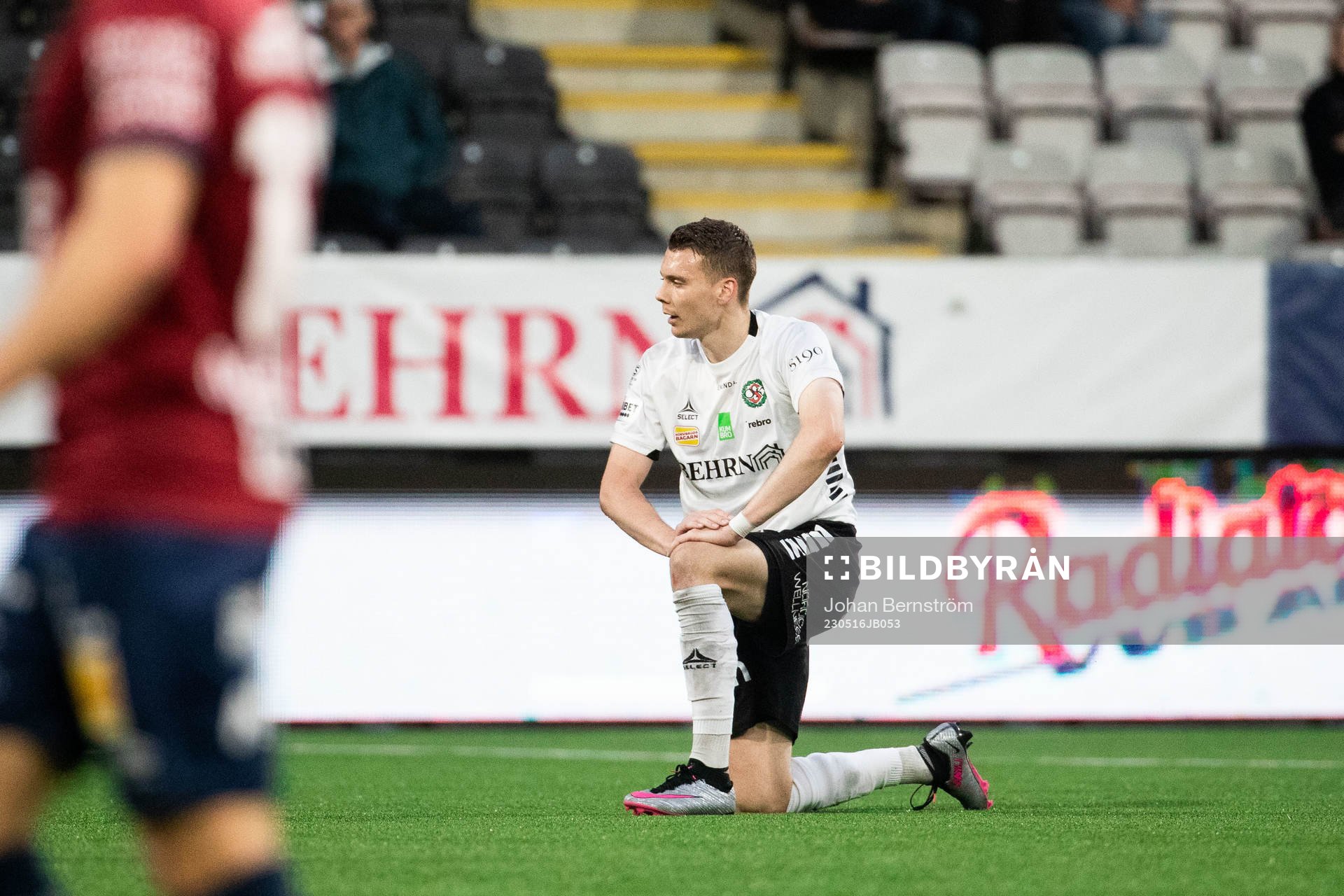 Örebros Jake Larsson deppar