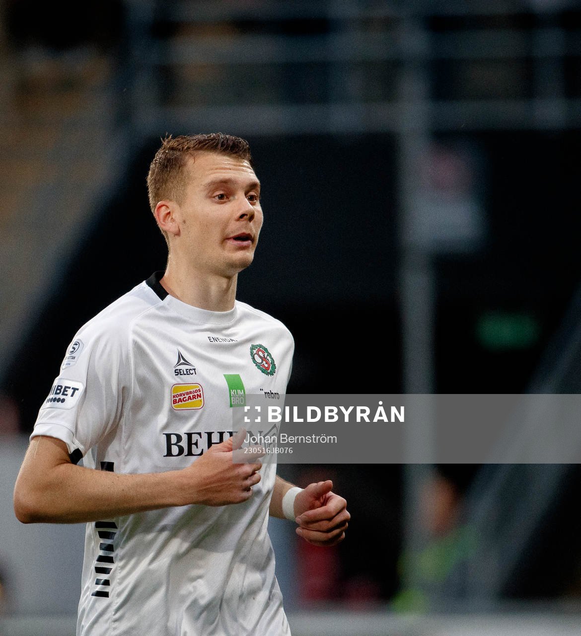 Örebros Jake Larsson deppar