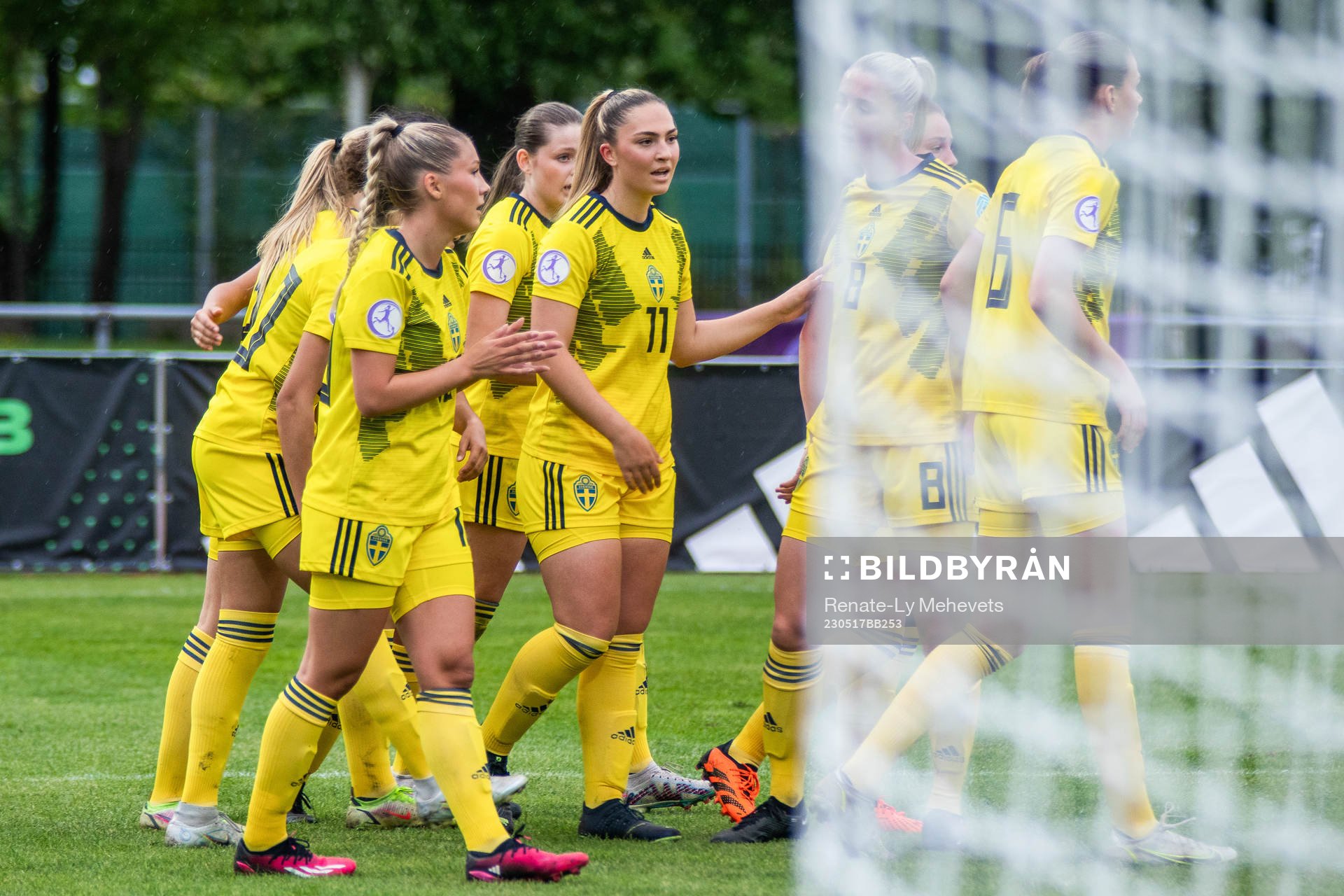 Players of Sweden celebrate
