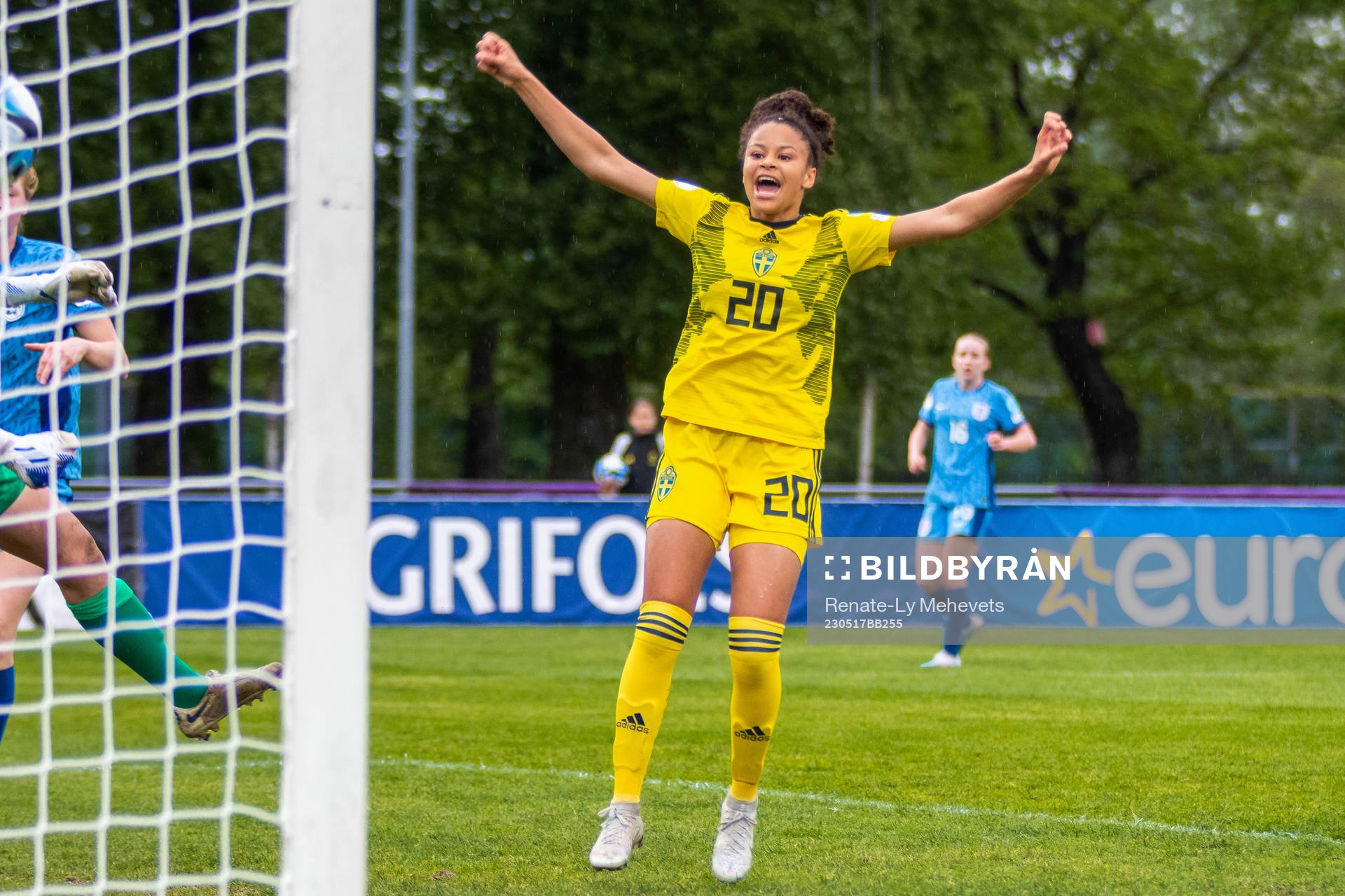 Felicia Schröder of Sweden celebrates