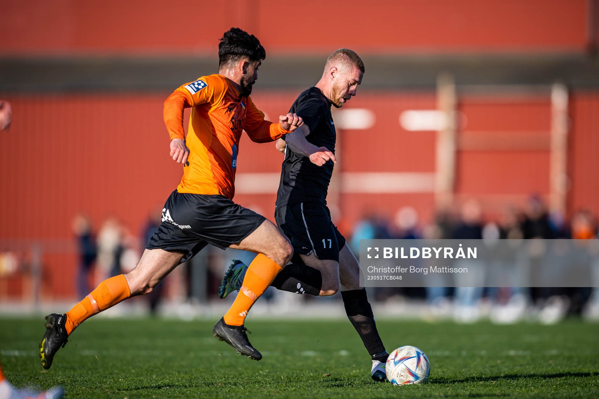 Torns IFs Zackarias Faour och Lunds BKs Rasmus Wendt under fotbollsmatchen i Division 1 Södra mellan Torns IF och Lunds BK den 17 maj 2023 i Lund.