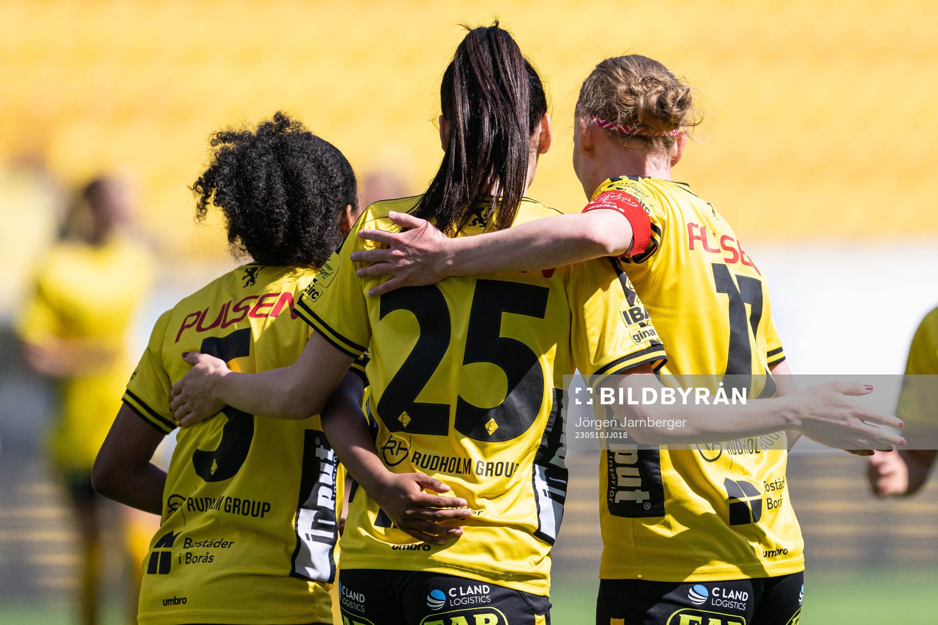 Elfsborgs Izabella Bergström jublar efter mål under fotbollsmatchen i Div 2 Nordvästra Götaland mellan Elfsborg och Råda den 18 maj 2023 i Borås.