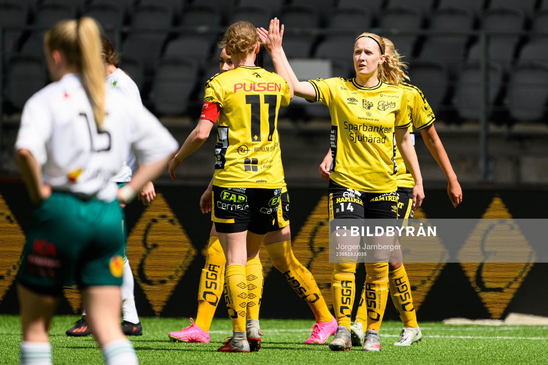 Elfsborgs Alva Sjöström jublar efter mål under fotbollsmatchen i Div 2 Nordvästra Götaland mellan Elfsborg och Råda den 18 maj 2023 i Borås. 