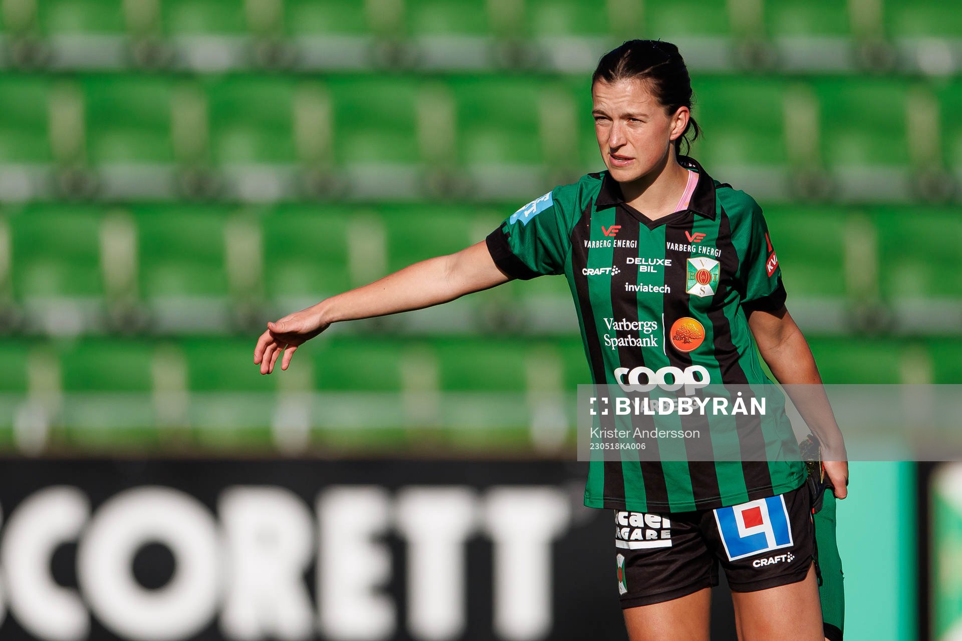 Varbergs Hanna Heurlin inför fotbollsmatchen i Division 3 Halland, dam mellan Varbergs BoIS och Falkenbergs FF den 18 maj 2023 i Varberg.