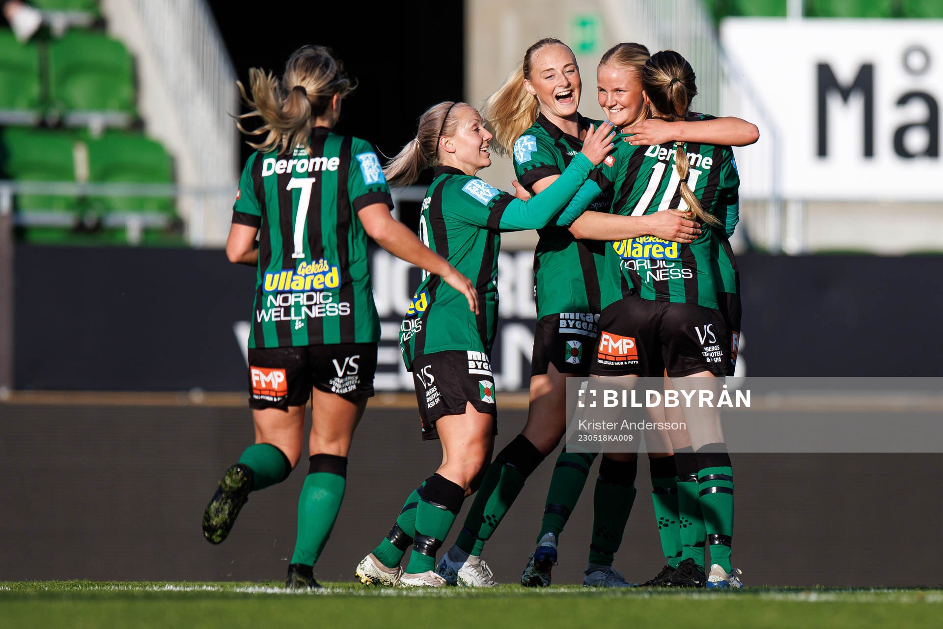 Varbergs Moa Ivarsson jublar med lagkamrater