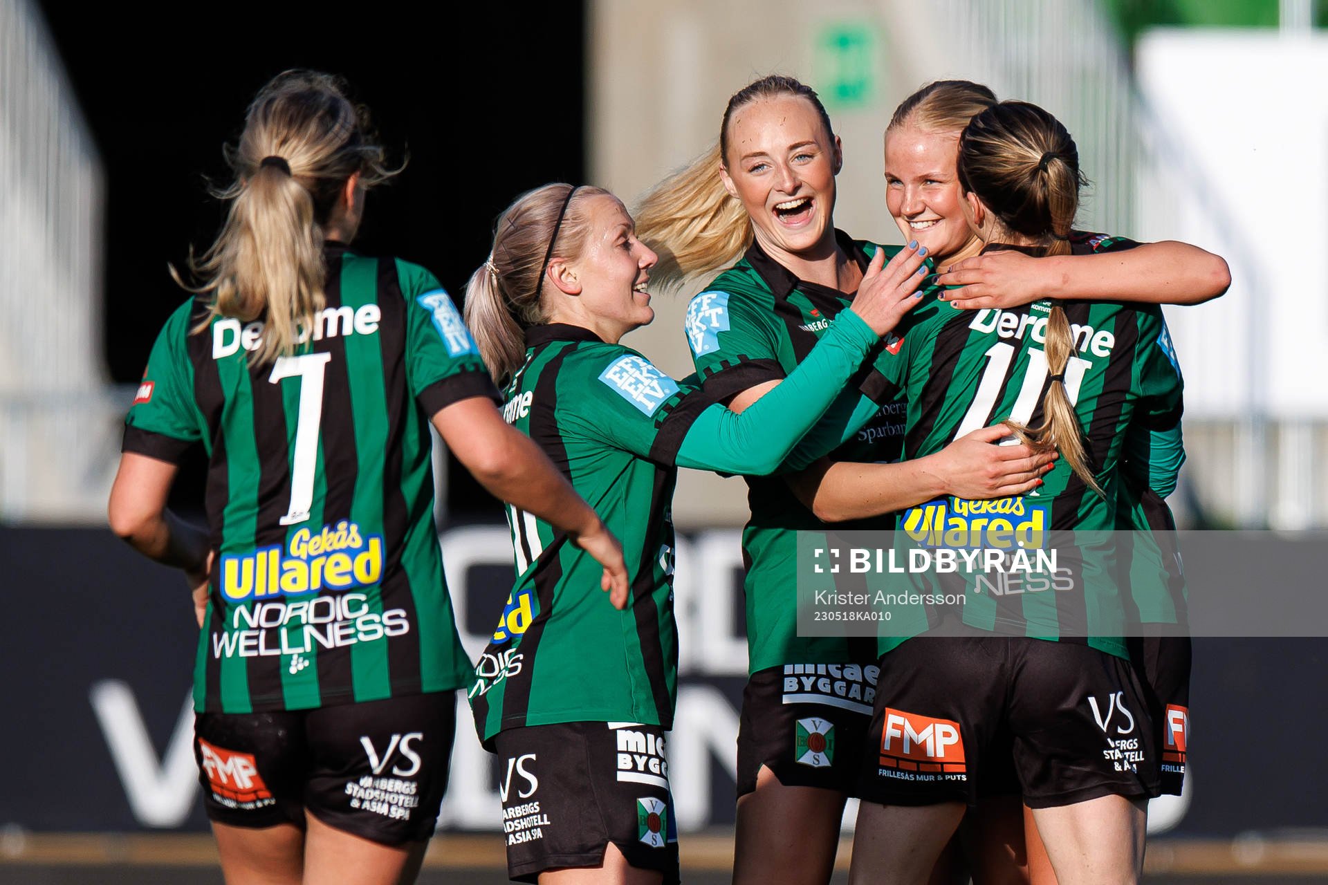 Varbergs Moa Ivarsson jublar med lagkamrater