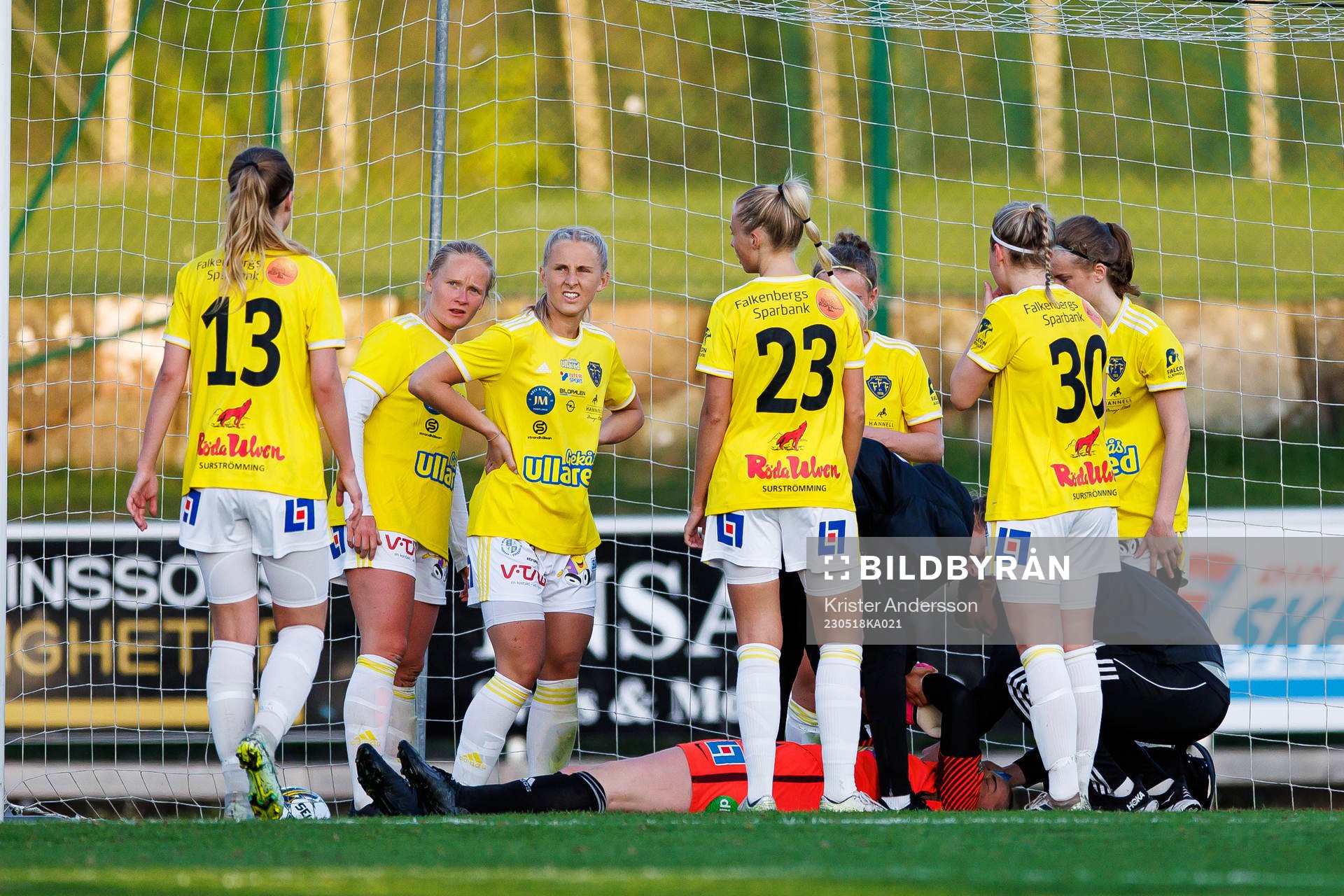 Falkenbergs målvakt Milla Svensson har gjort sig illa