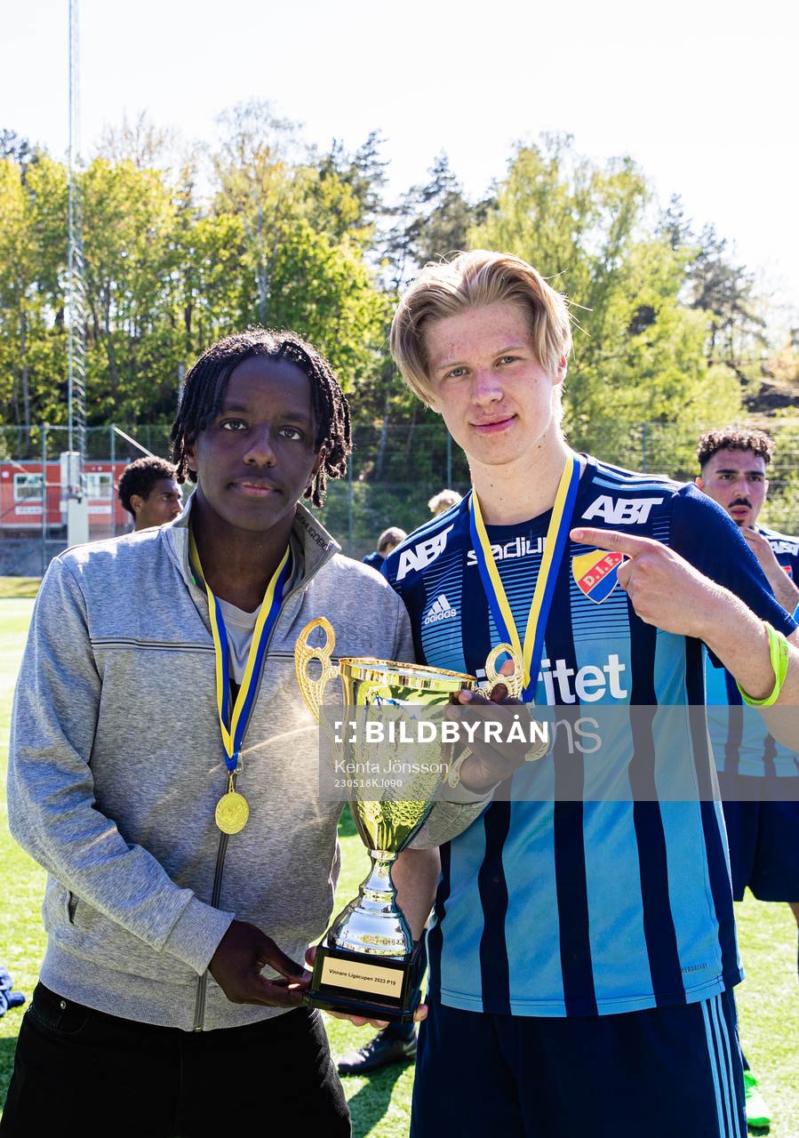 Djurgårdens Jonathan Zeberga och Jack Tagesson jublar