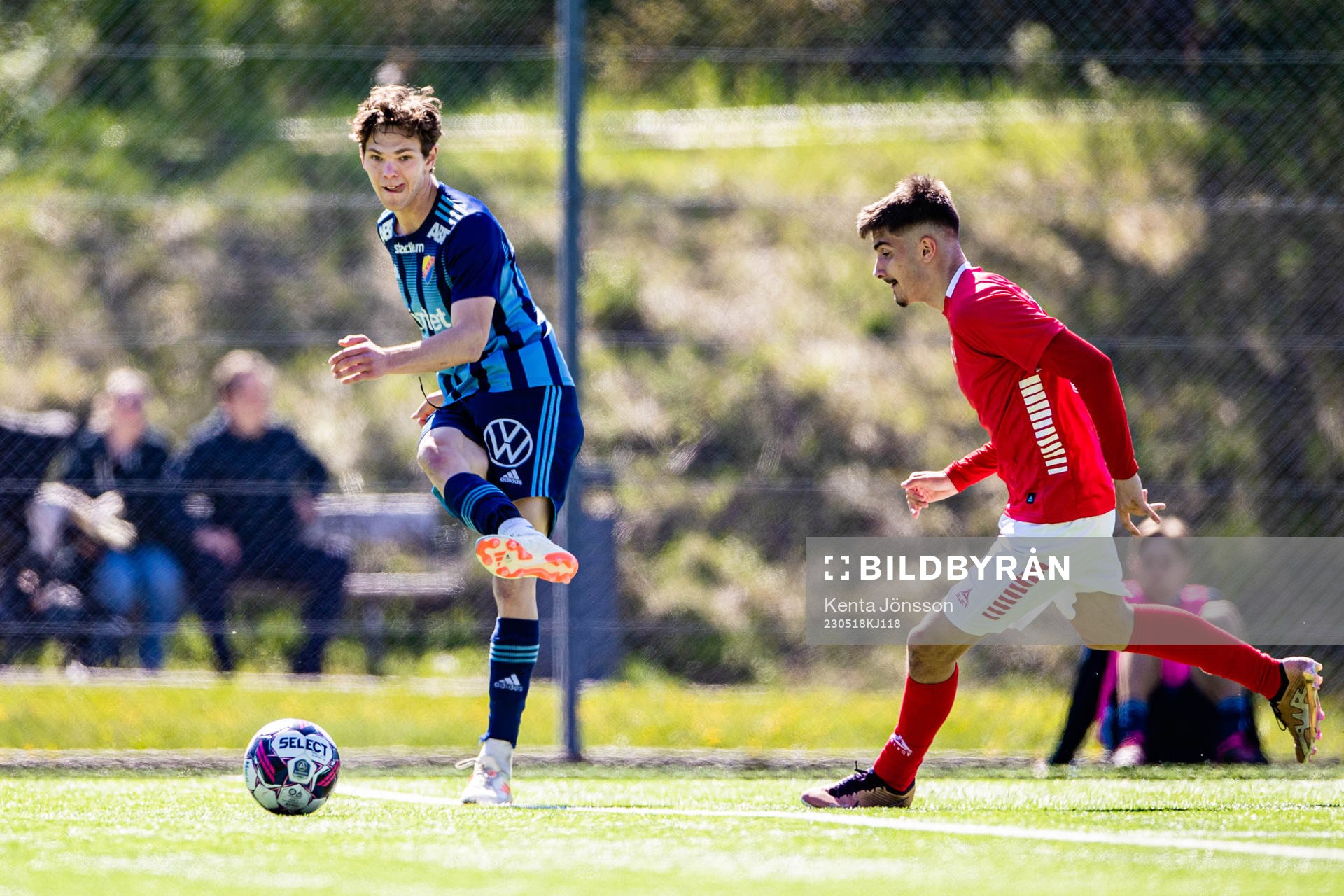 Djurgårdens Philip Rolke och Kalmars Leon Isa