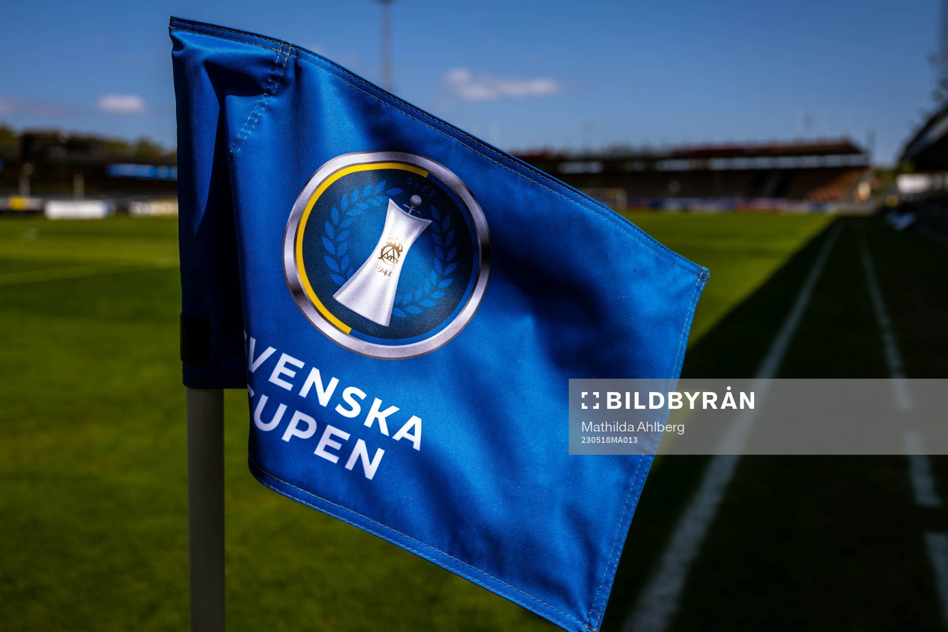 En hörnflagga med Svenska cupens logotyp