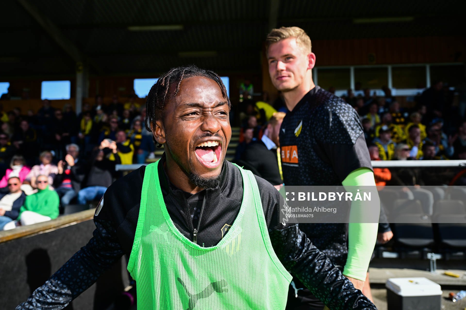 Häckens Ibrahim Sadiq jublar