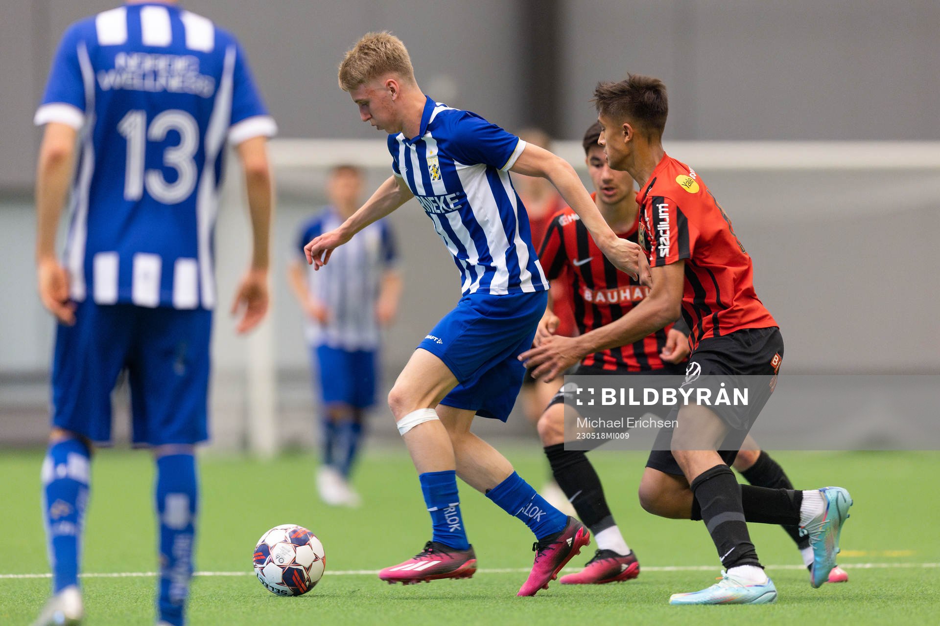 IFK Göteborgs Nathanel Lundén och Brommapojkarnas Philip Pawlowski under finalen i ligacupen mellan IFK Göteborg och Brommapojkarna den 18 maj 2023 i Göteborg.