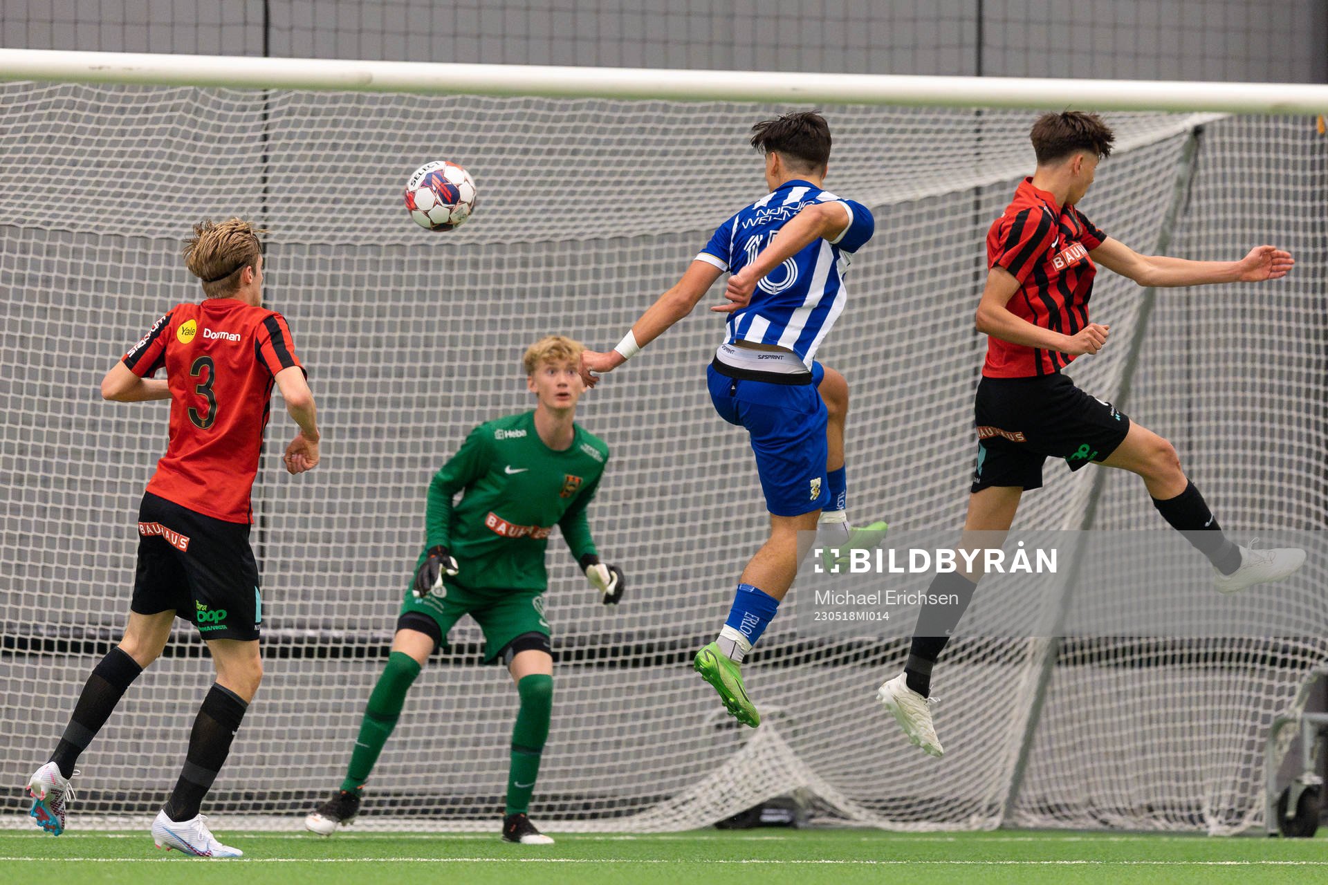 IFK Göteborgs Leon Dusi nickar in 2-0