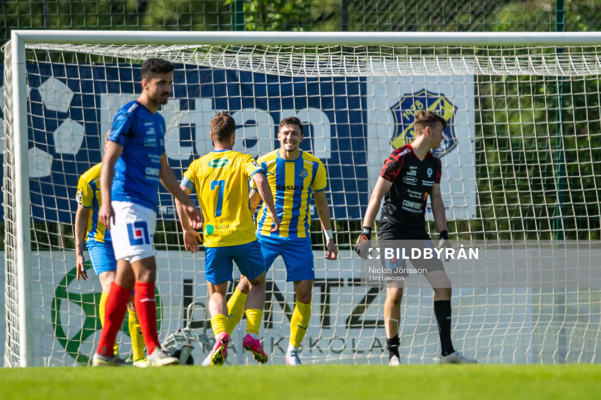 Eskilsminne IFs André Reinholdsson jublar