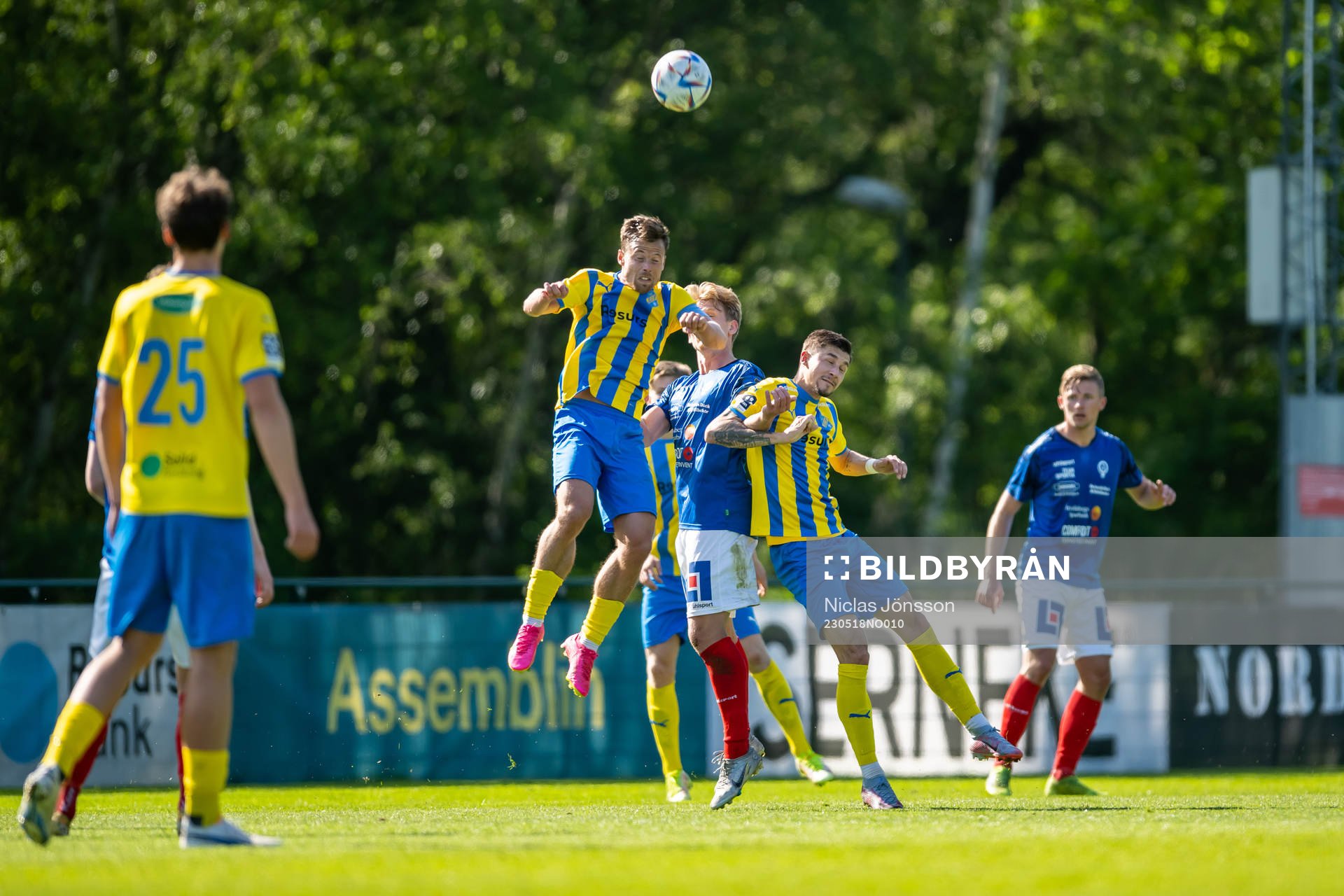 Eskilsminne IFs Lucas Ohlander  och André Reinholdsson