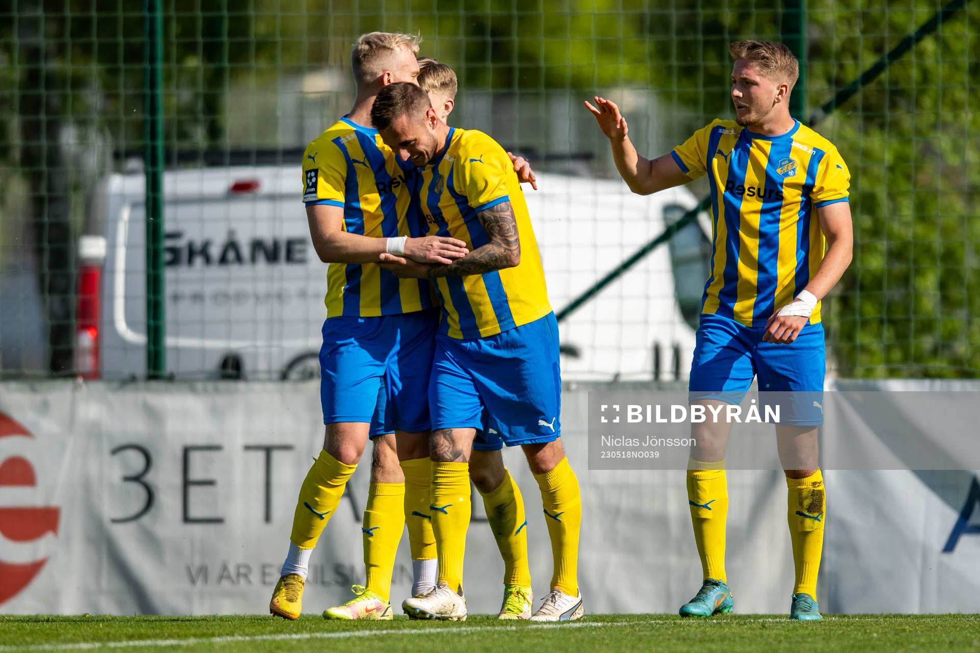 Eskilsminne IFs Casper Seger och Danijal Omanovic jublar
