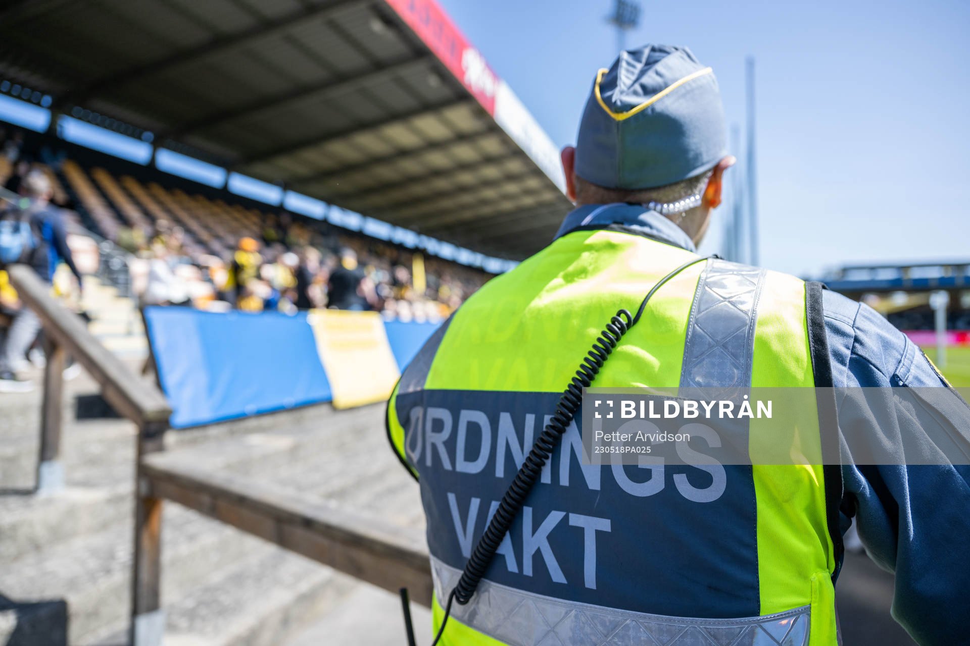 Ordningsvakt inför finalen i Svenska Cupen mellan Mjällby och Häcken den 18 maj 2023 i Hällevik. 