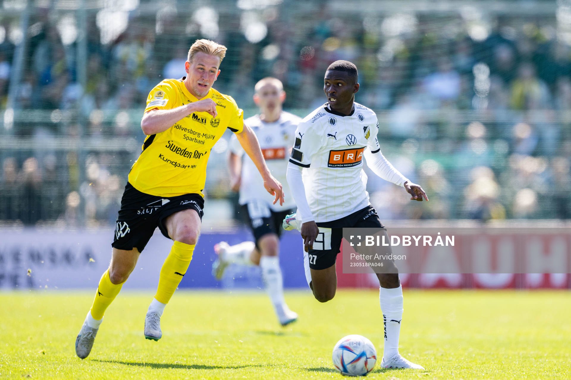Mjällbys Herman Johansson och Häckens Akoua Romeo Amane