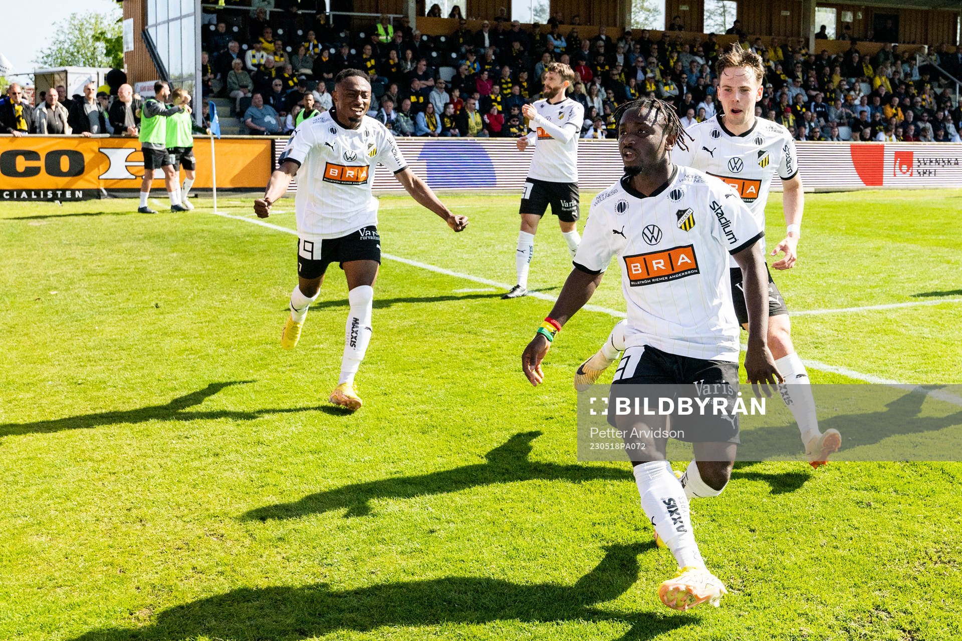 Häckens Ibrahim Sadiq jublar