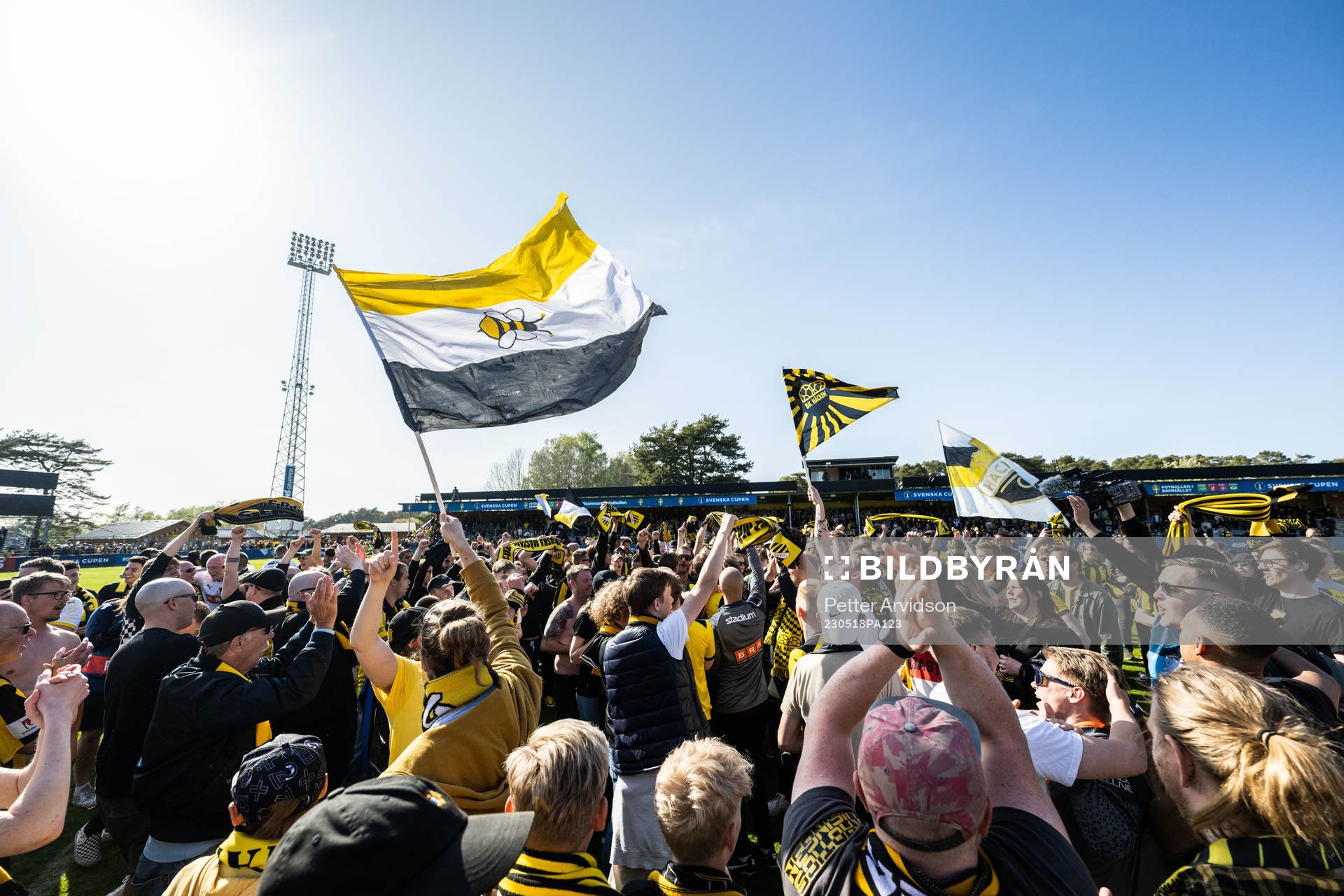 Häckens supportrar jublar