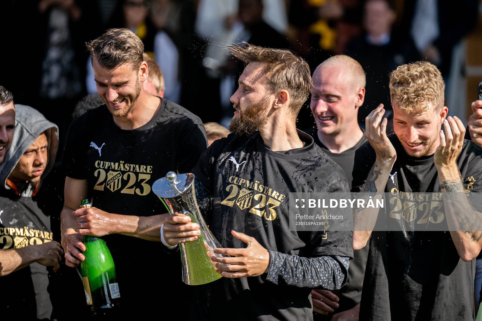 Häckens Simon Sandberg med Gustaf VI Adolfs pokal