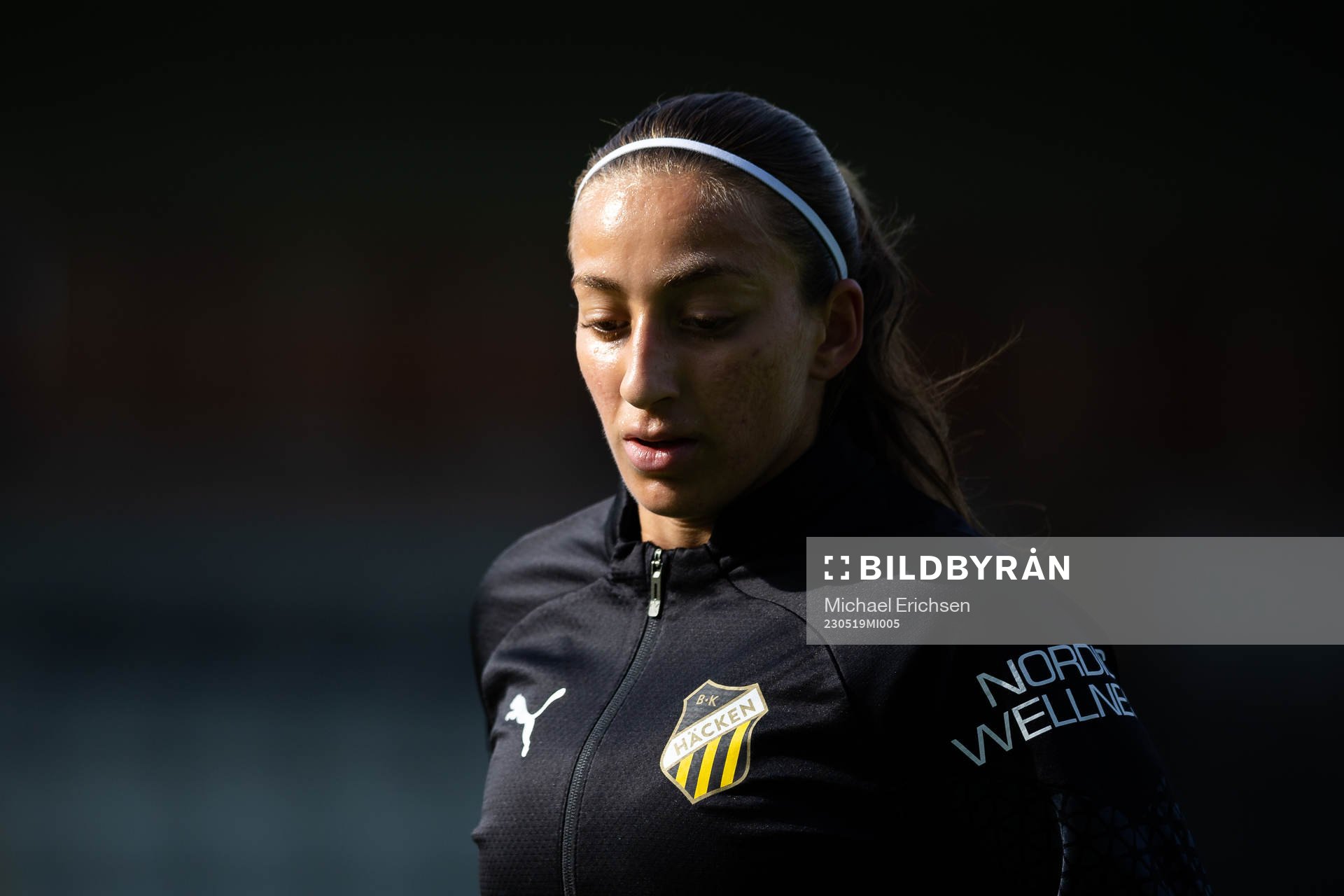Häckens Rusul Rosa Kafaji innan fotbollsmatchen i