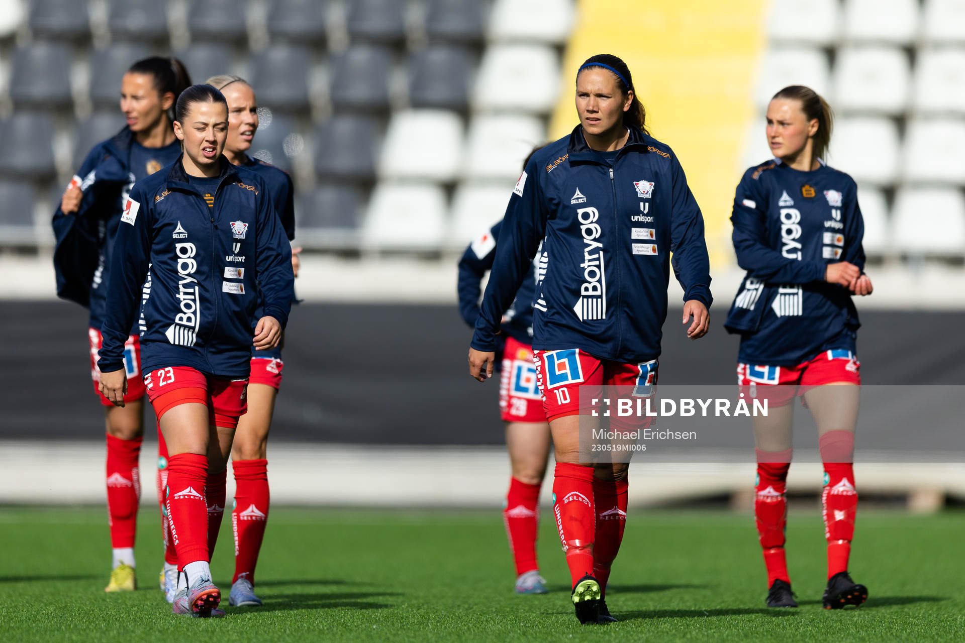 Linköpings Cornelia Kapocs och Emma Lennartsson innan