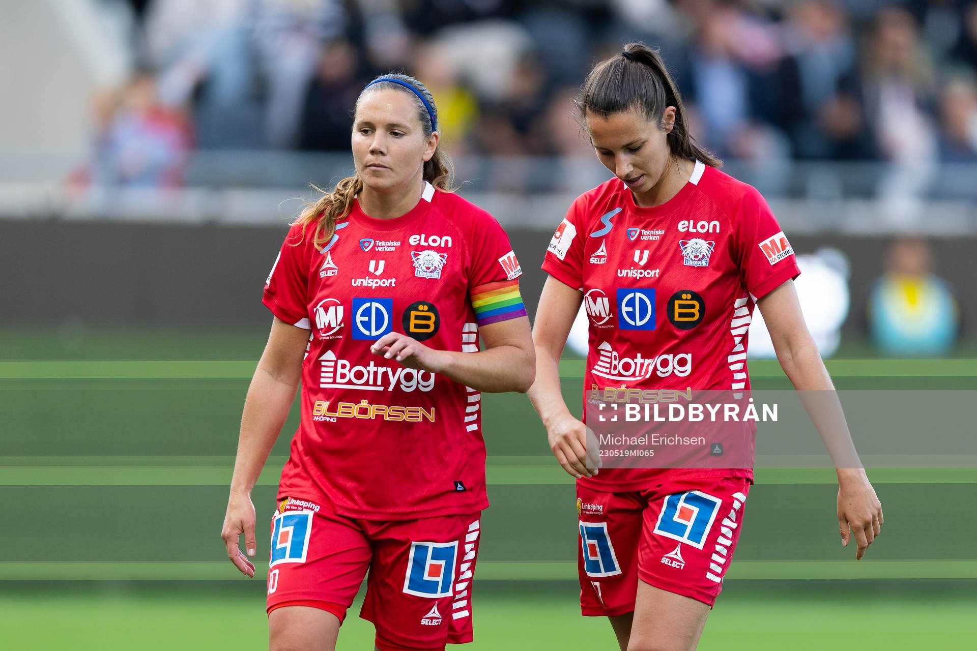 Linköpings Emma Lennartsson och Nellie Karlsson deppar
