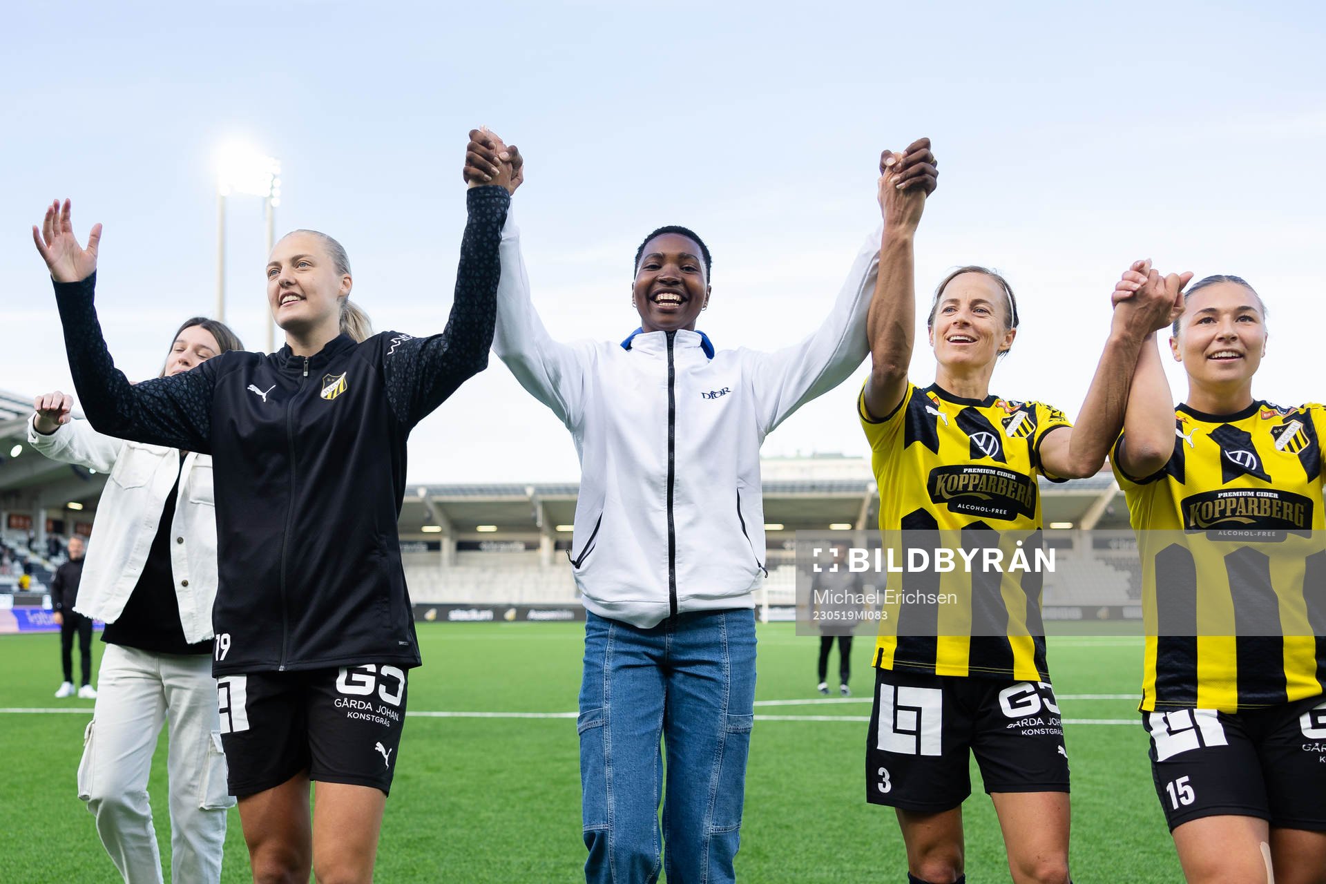 Häckens Elma Junttila Nelhage,  Aisha Masaka, Aivi Luik