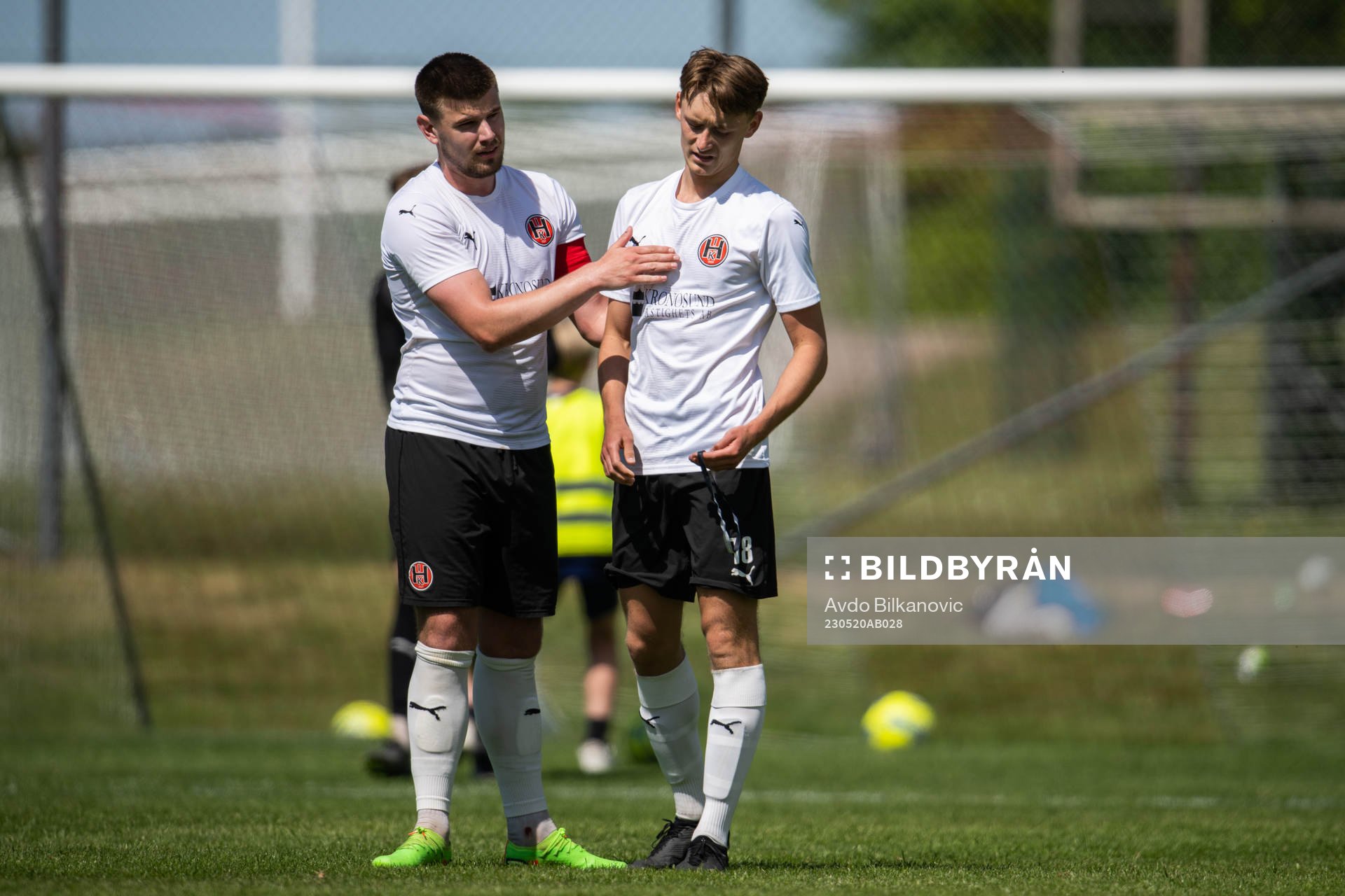 Hittarp IKs Max Anderberg och Erik Alqvist under fotbollsmatchen i Division 2 Västra mellan Hittarp IK och Nässjö FF den 20 maj 2023 i Hittarp.