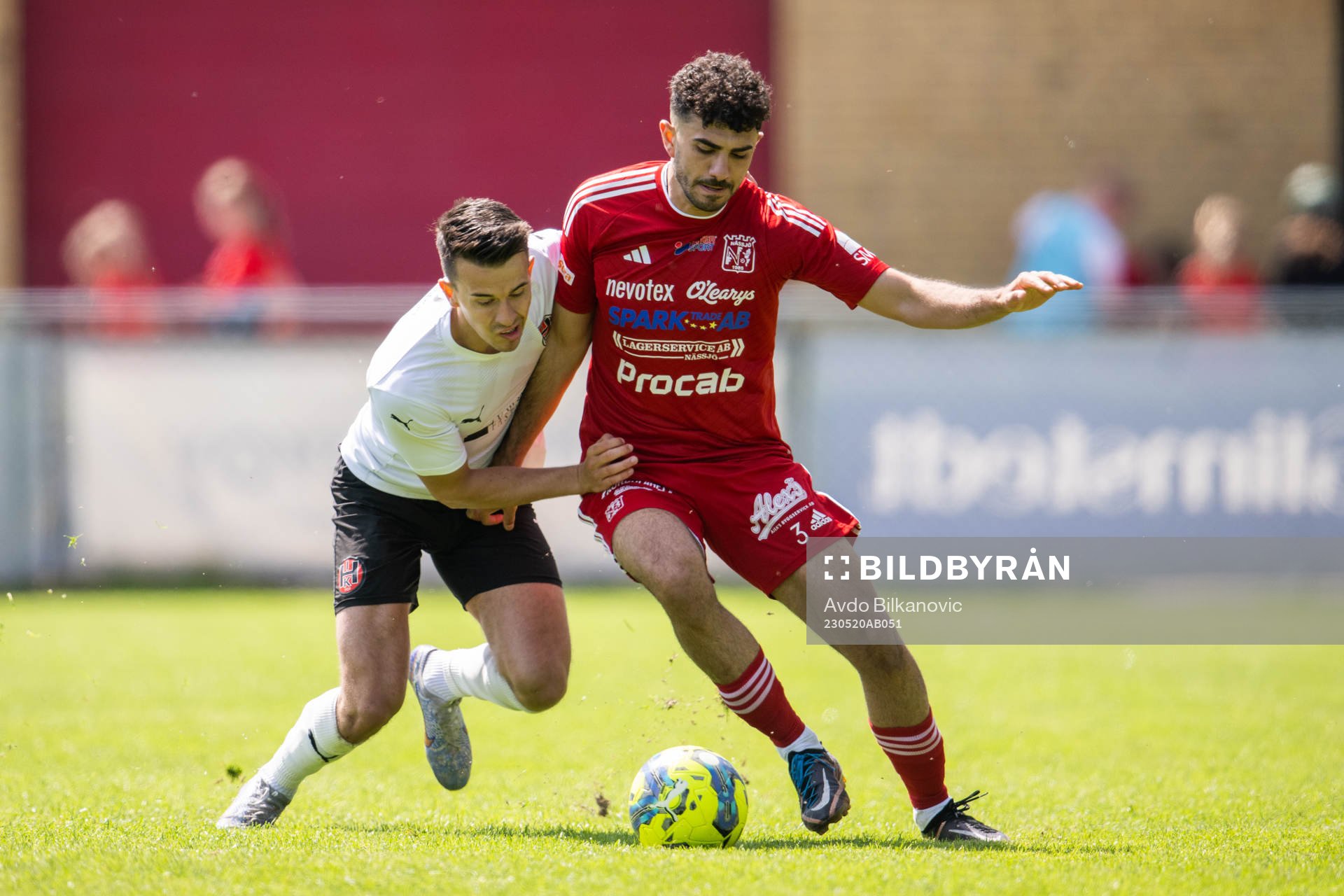 Hittarp IKs Teddy Bermudez och Nässjö FFs Mahmoud Yahya