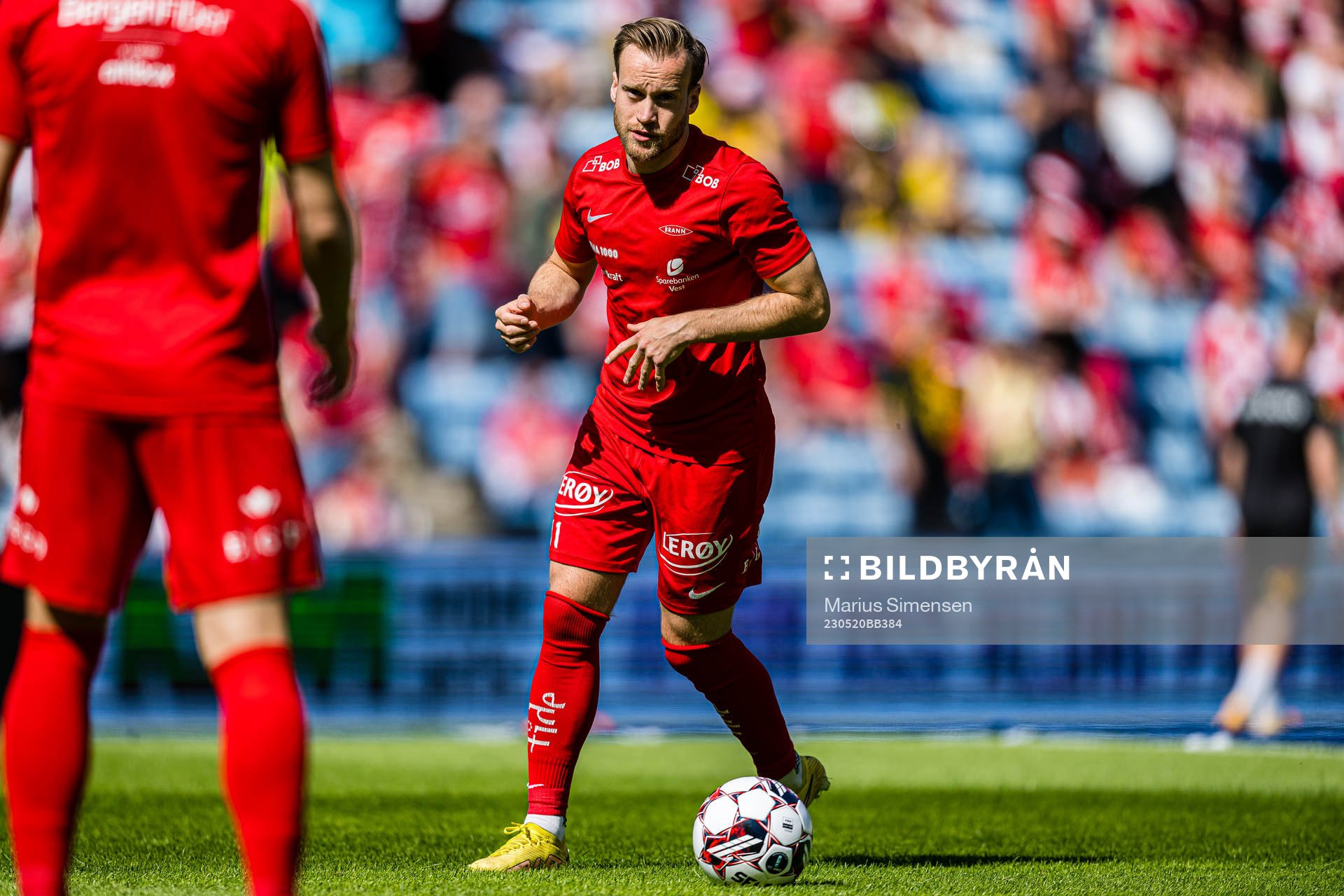 Bård Finne of Brann warms up