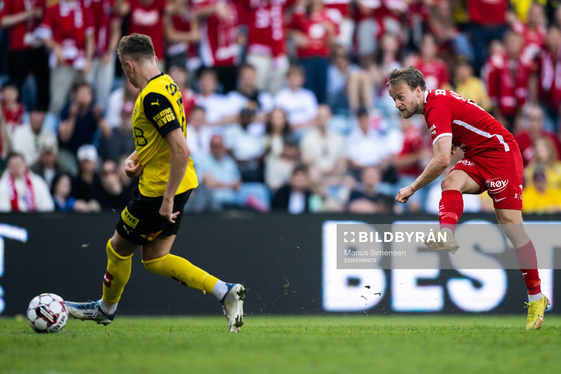 Bård Finne of Brann scores 2-0
