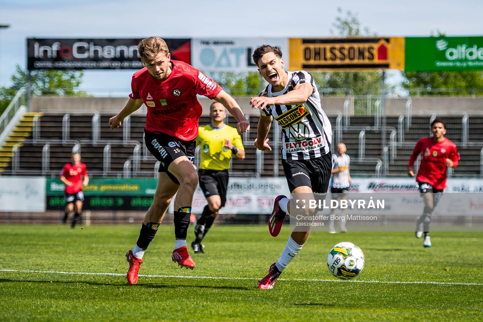 Örebros Niclas Bergmark och Landskronas Camil Jebara