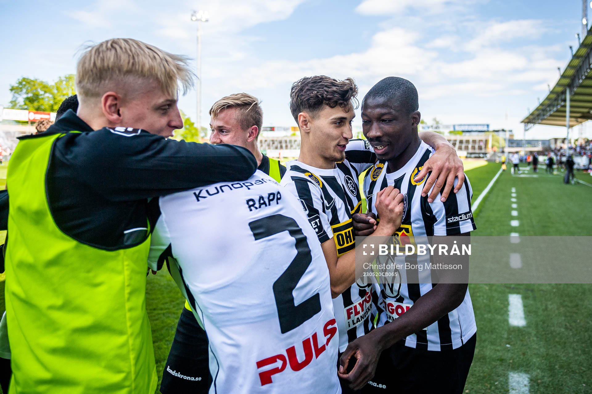 Landskronas Camil Jebara och Ousmane Diawara jublar