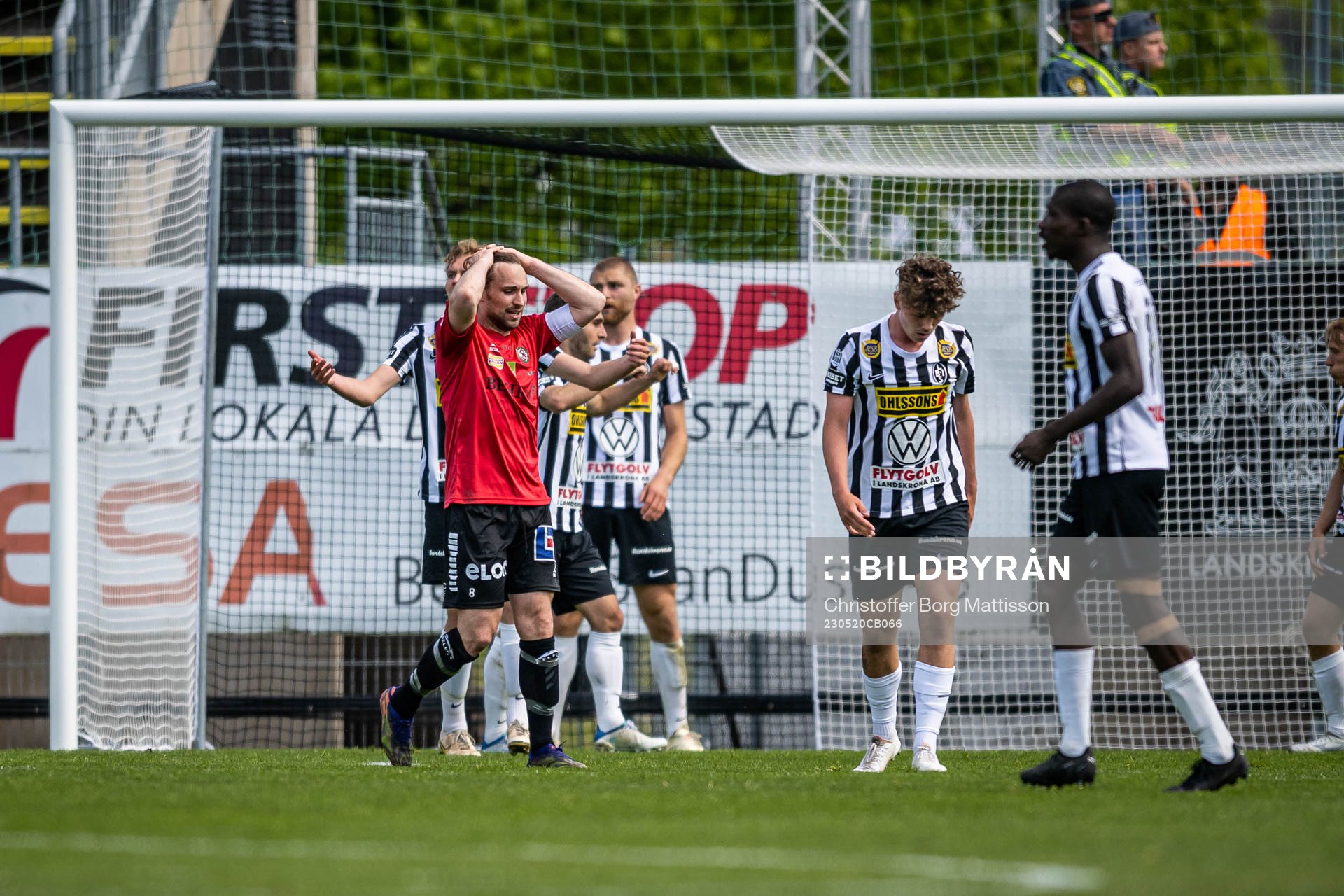 Örebros Kevin Walker deppar
