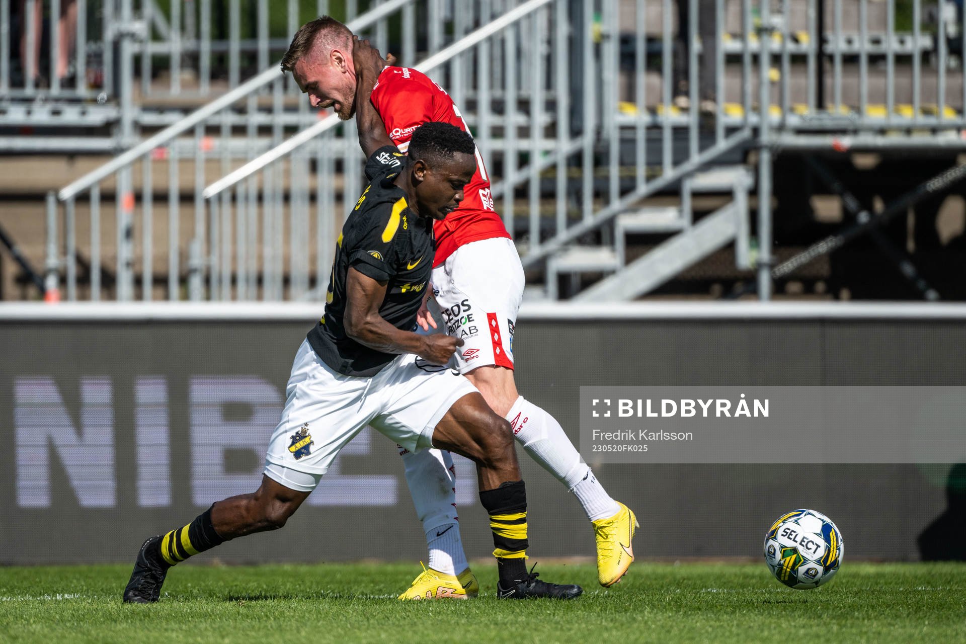 Degerfors Rasmus Örqvist och AIKs Erick Otieno