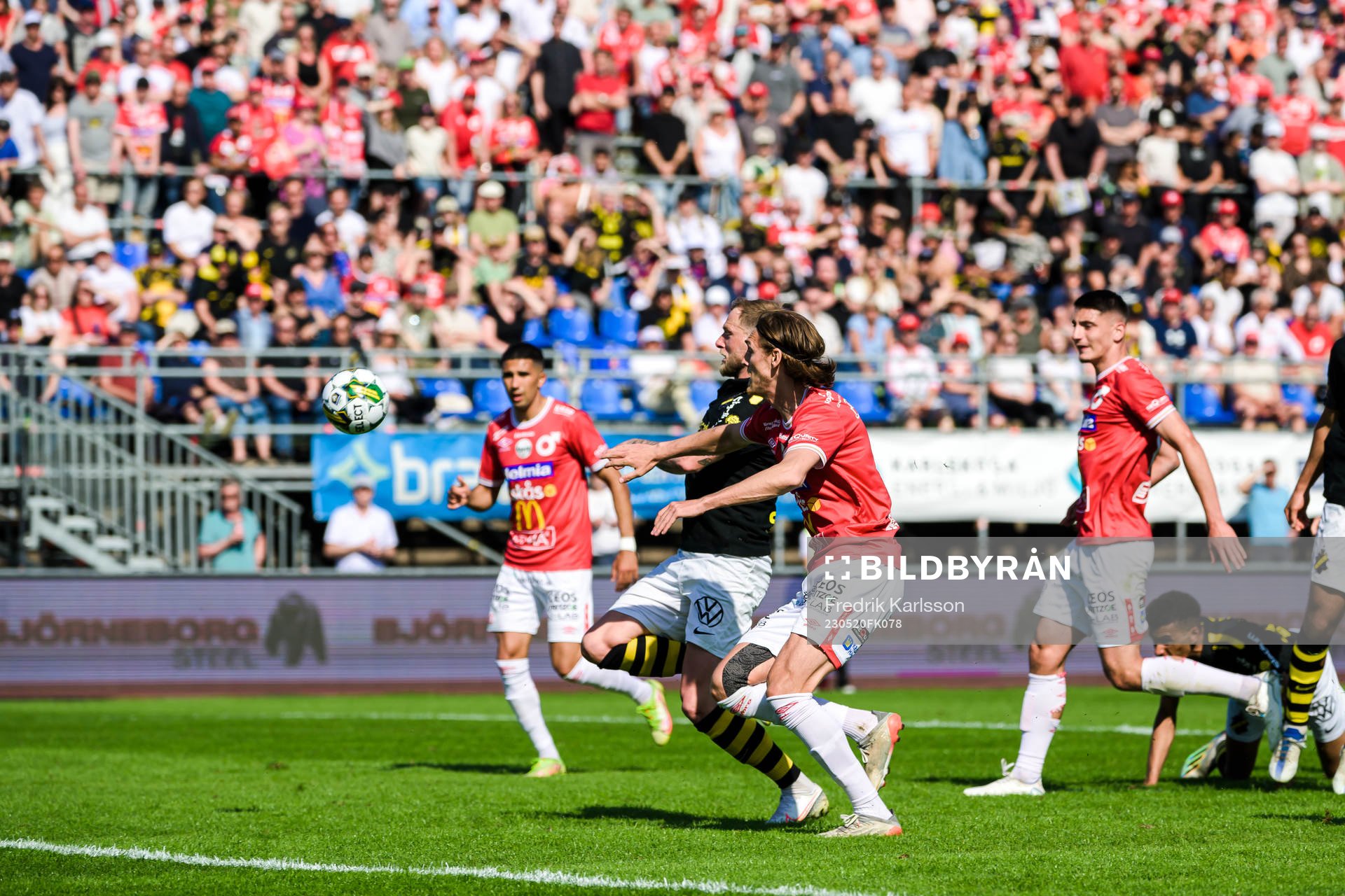 AIKs John Guidetti och Degerfors Gustav Granath