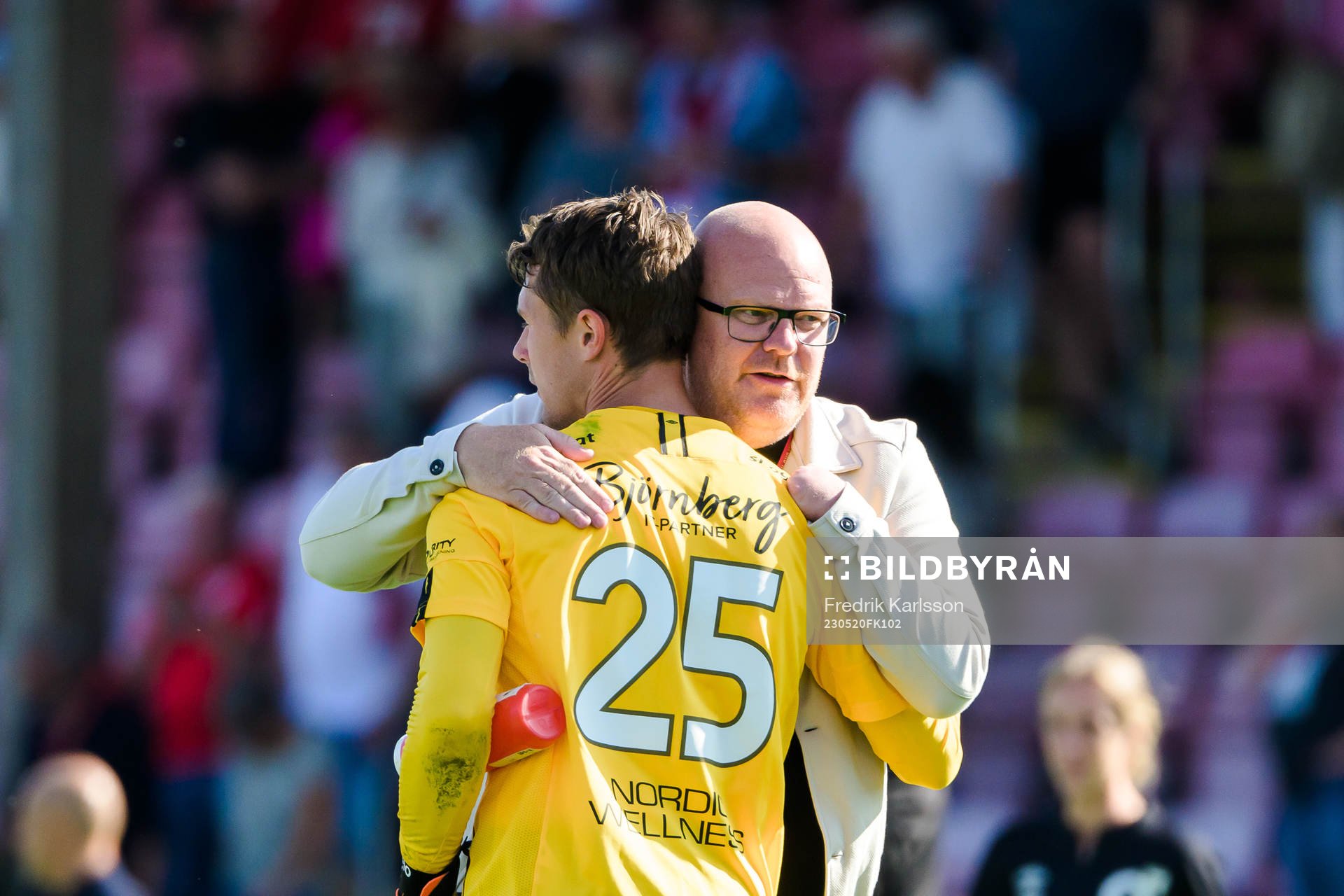 Degerfors målvakt Jonas Olsson och Patrik Werner jublar