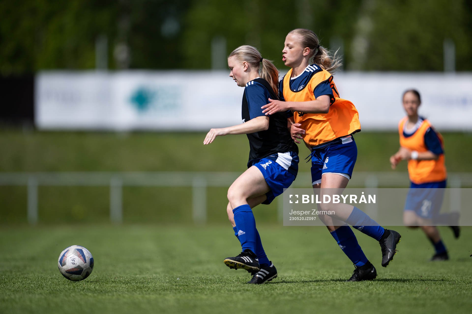 Spelare i Västmanlands fotbollförbund under SvFFs utvecklingsläger för P15 och F15 den 20 maj 2023 i Katrineholm. 