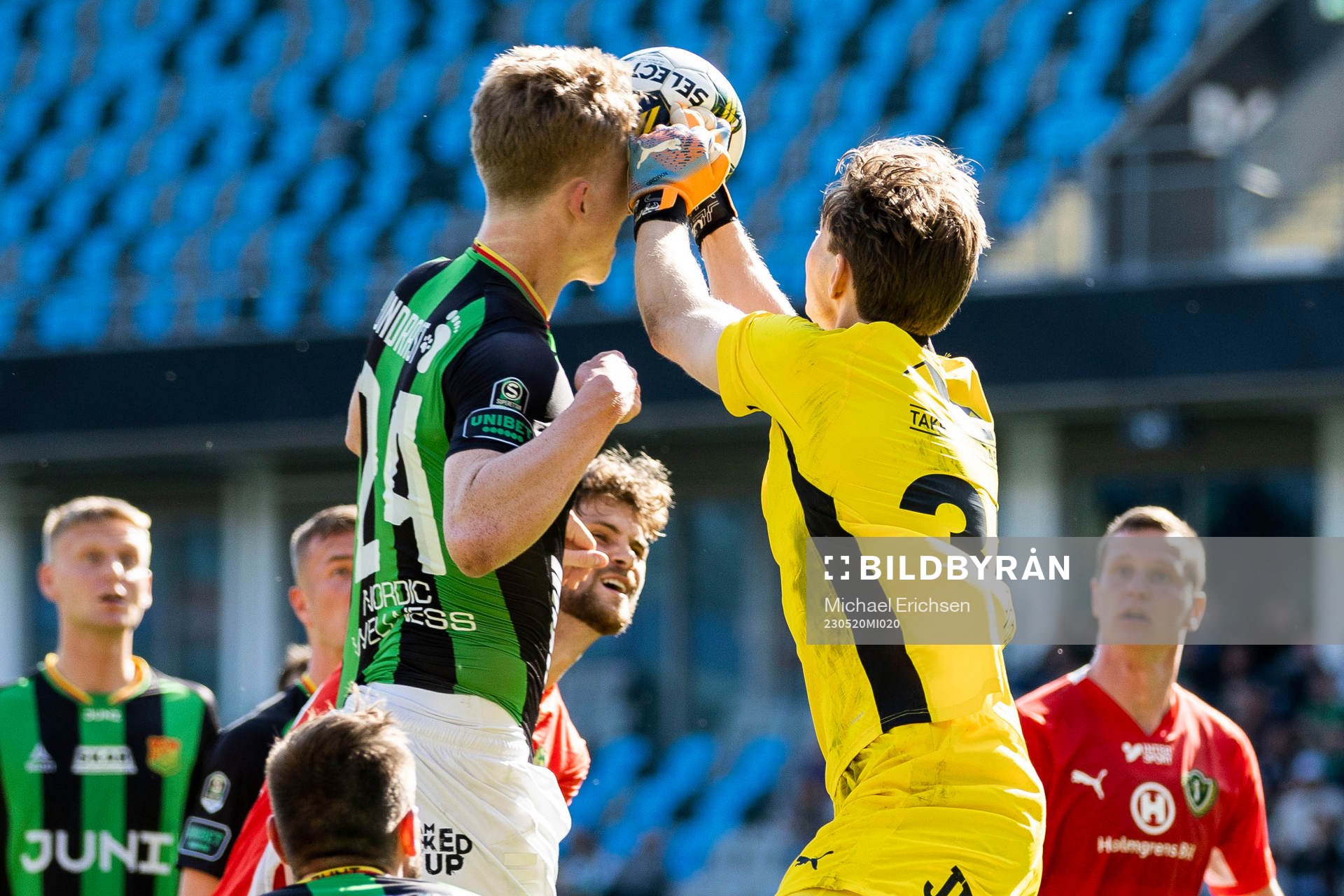 GAISs Filip Beckman och Jönköpings Södras målvakt David
