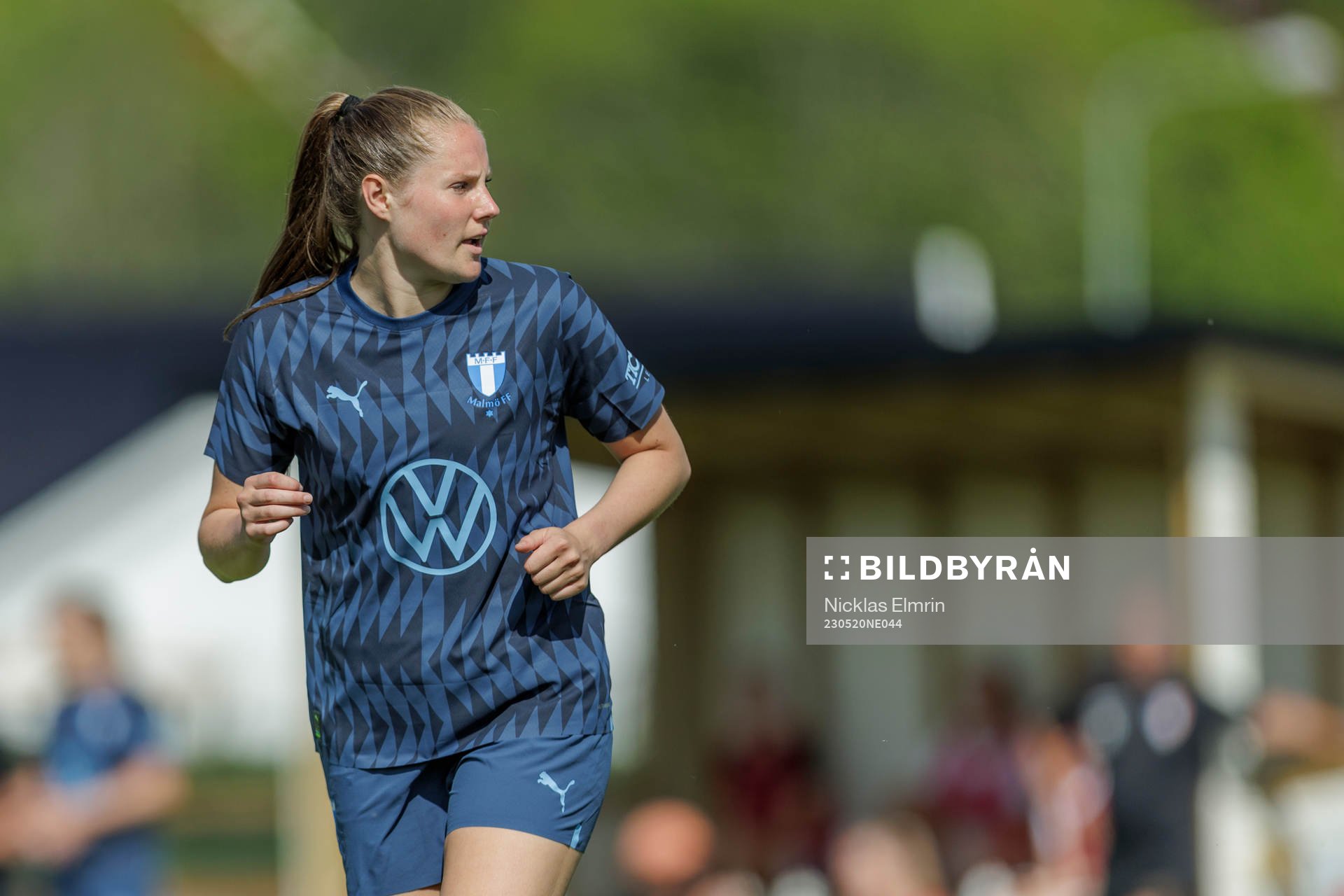 Malmö FFs Linnea Svensson och Lödöse Nygårds Tllda