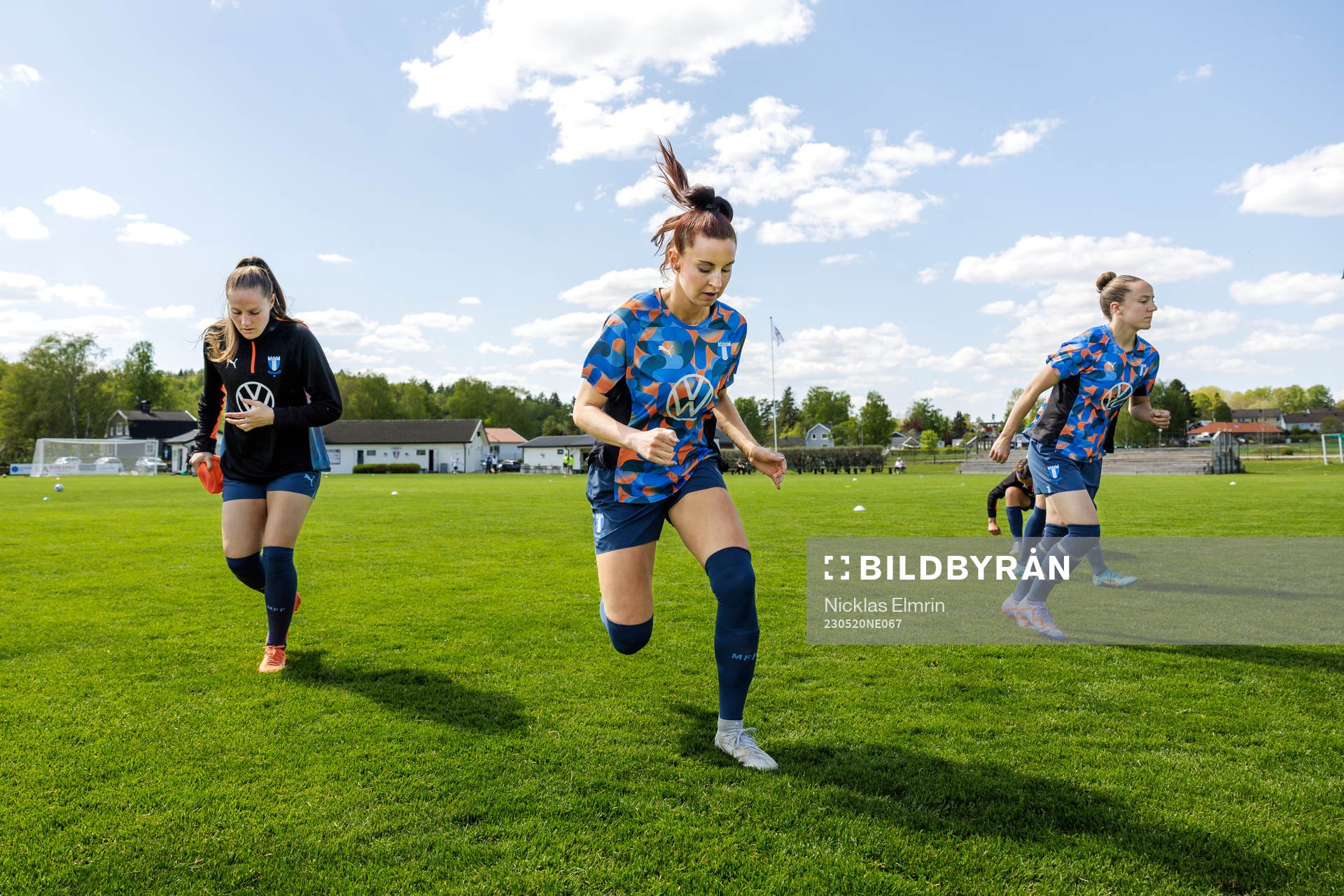 Malmös Malin Gunnarsson inför fotbollsmatchen i Division 1 södra mellan Lödöse Nygård IK och Malmö FF den 20 maj 2023 i Lödöse. 